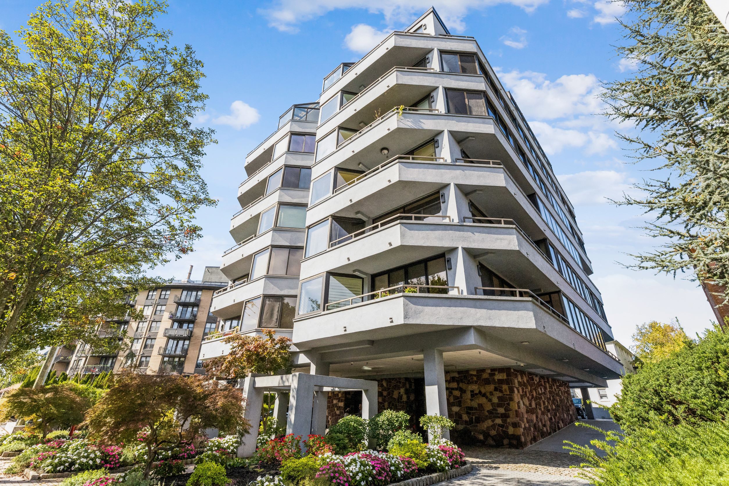 2500 Hudson Terrace 6N
