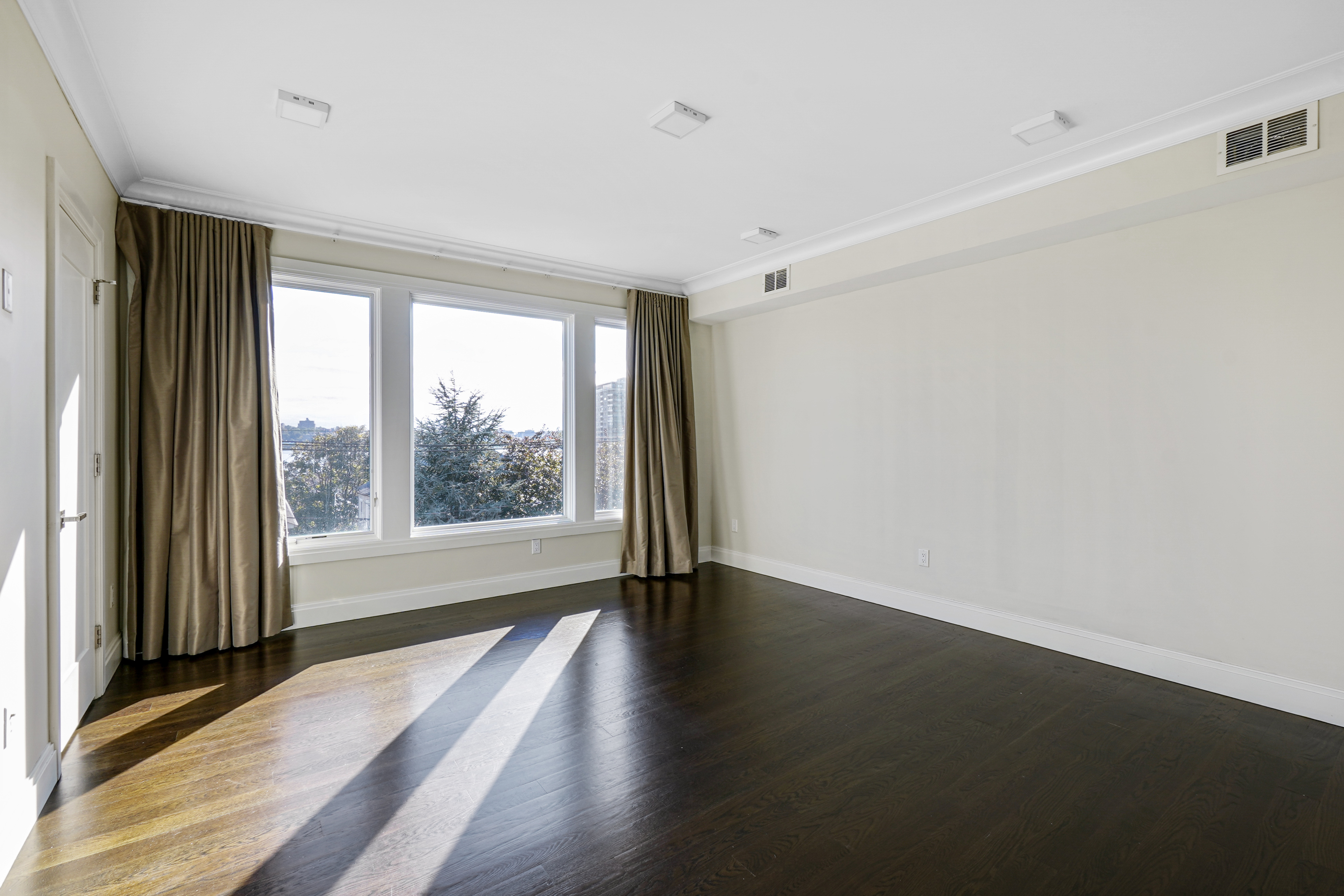 640 Undercliff Ave.