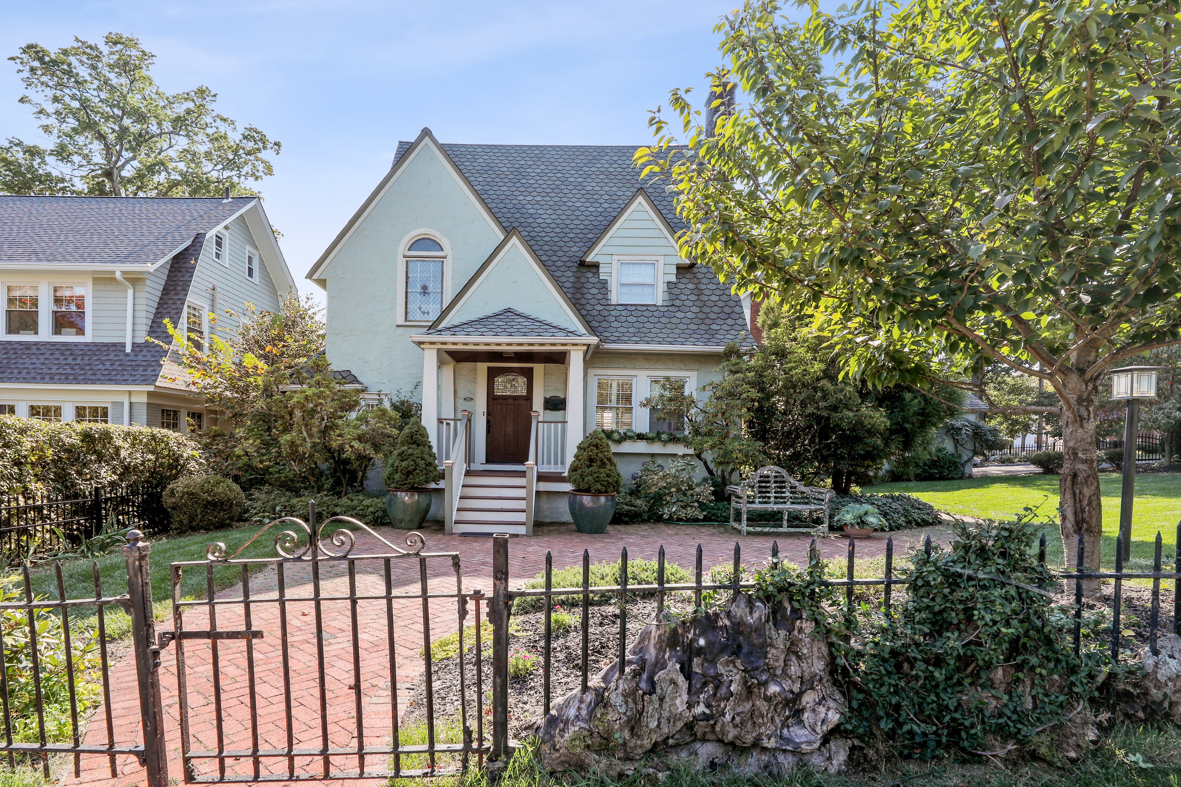 222 Fernwood Ave