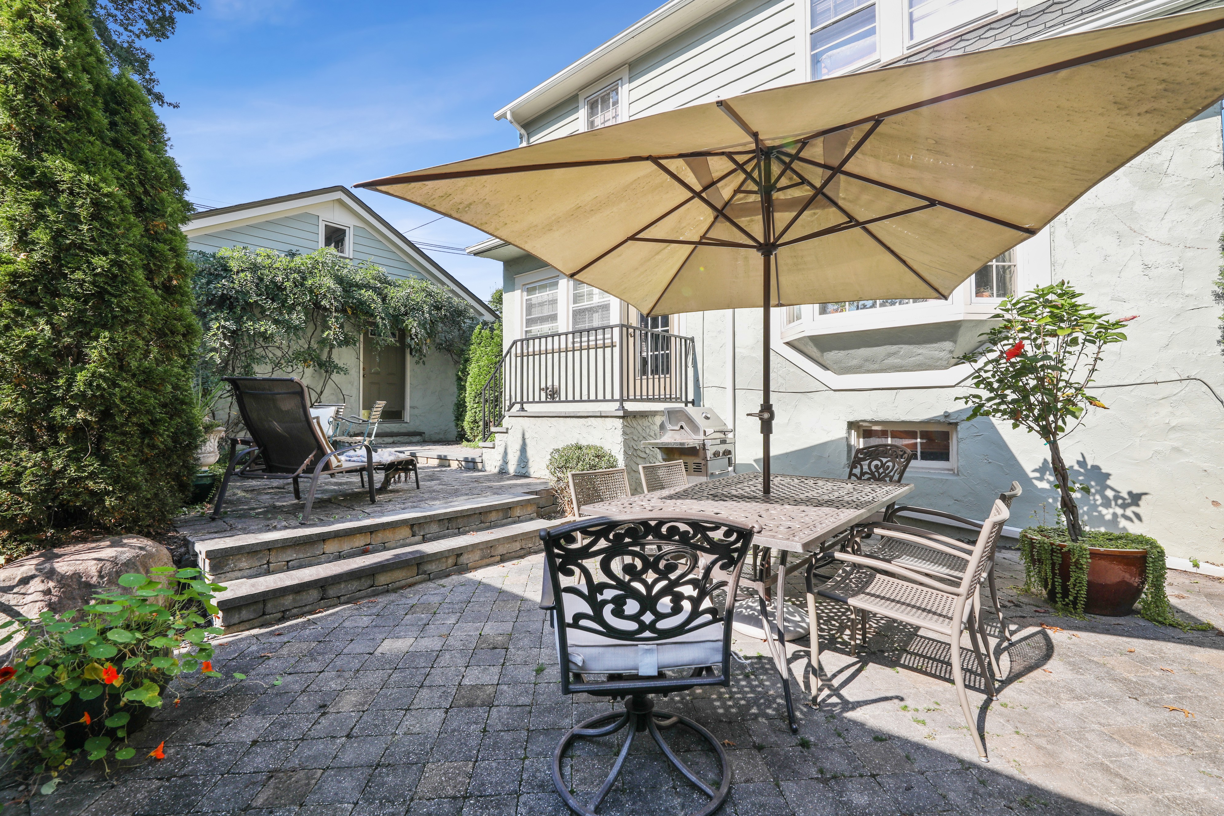 222 Fernwood Ave