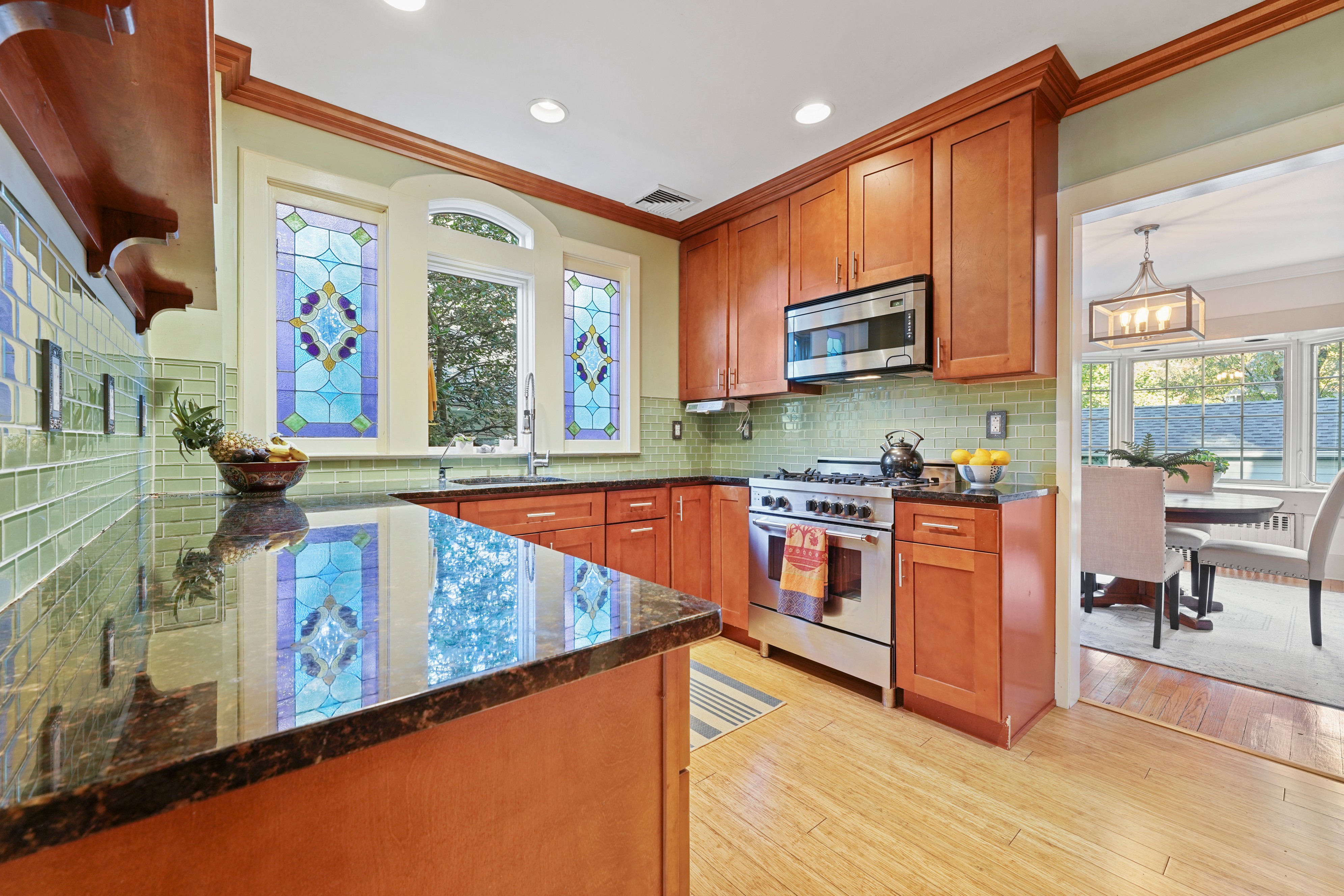 222 Fernwood Ave