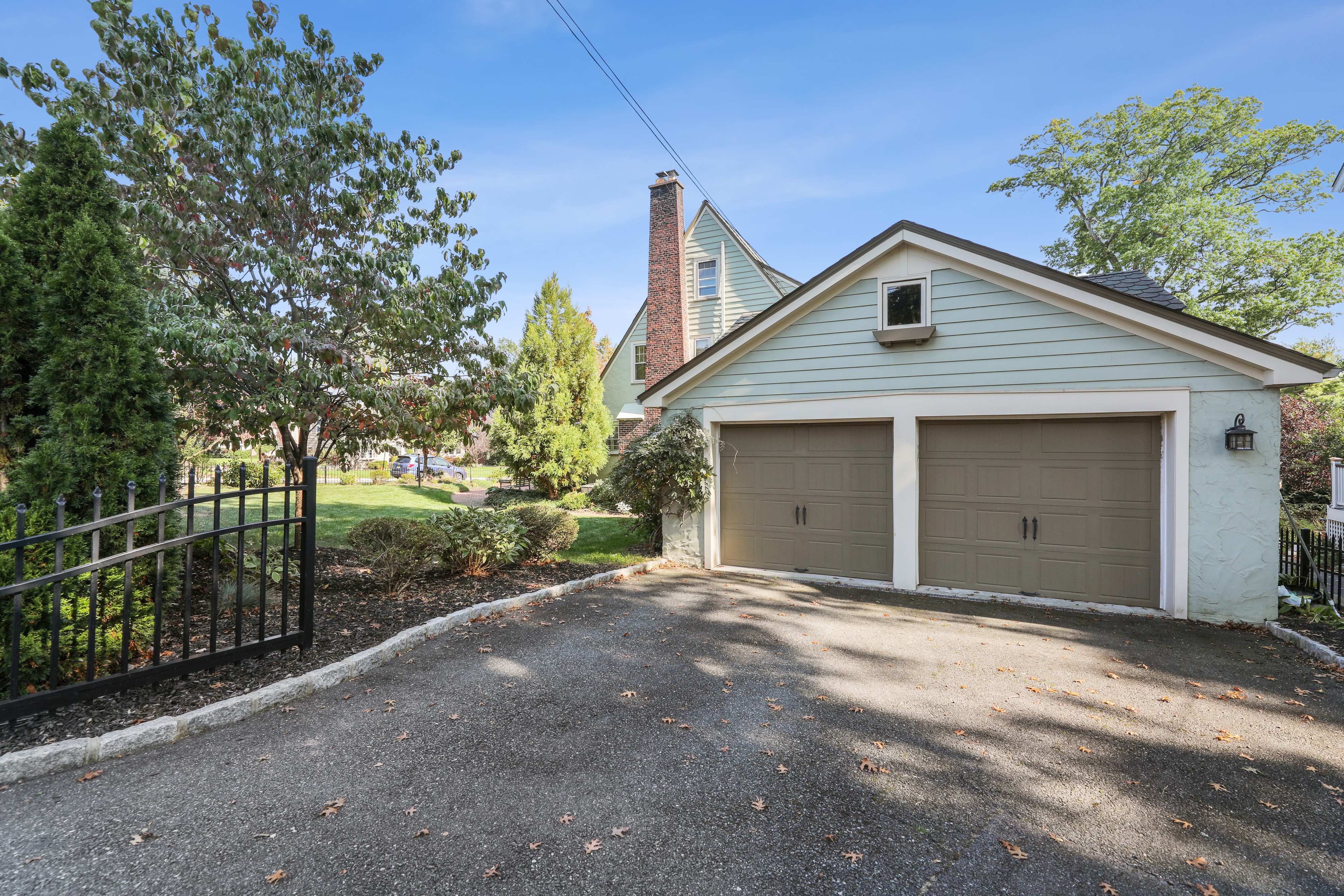 222 Fernwood Ave