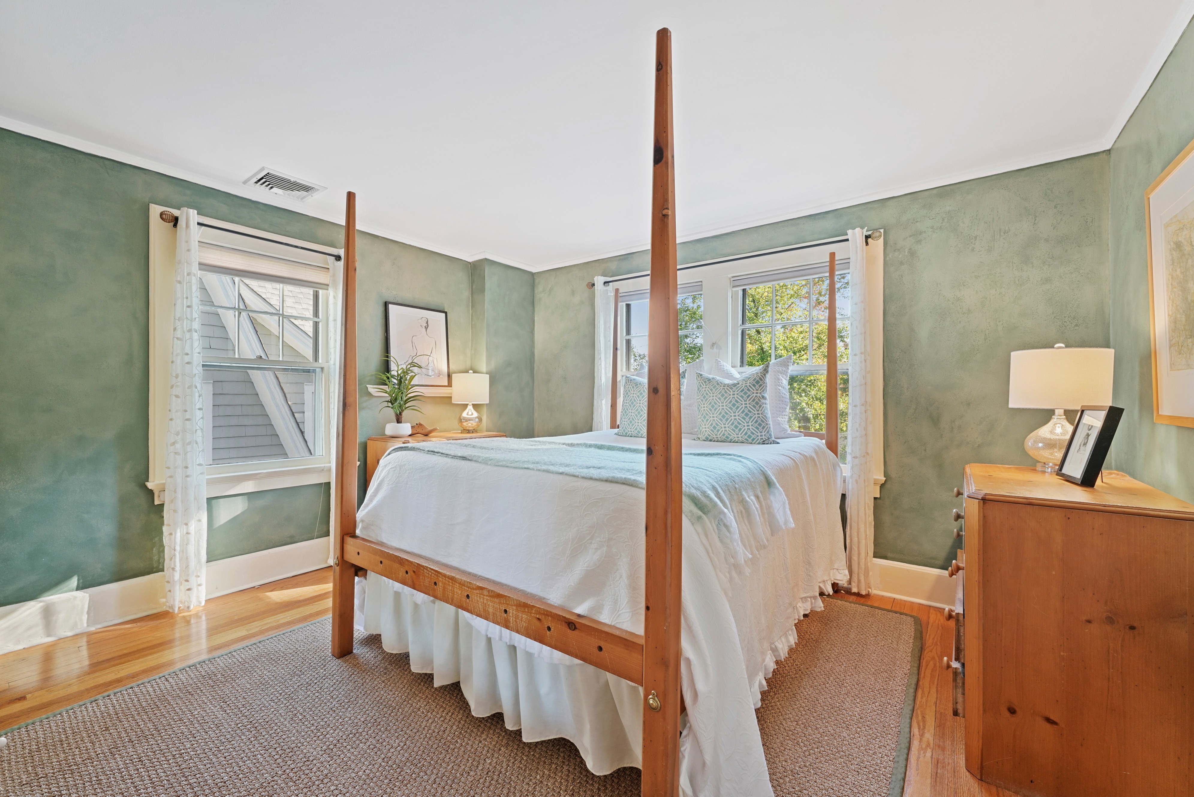 222 Fernwood Ave