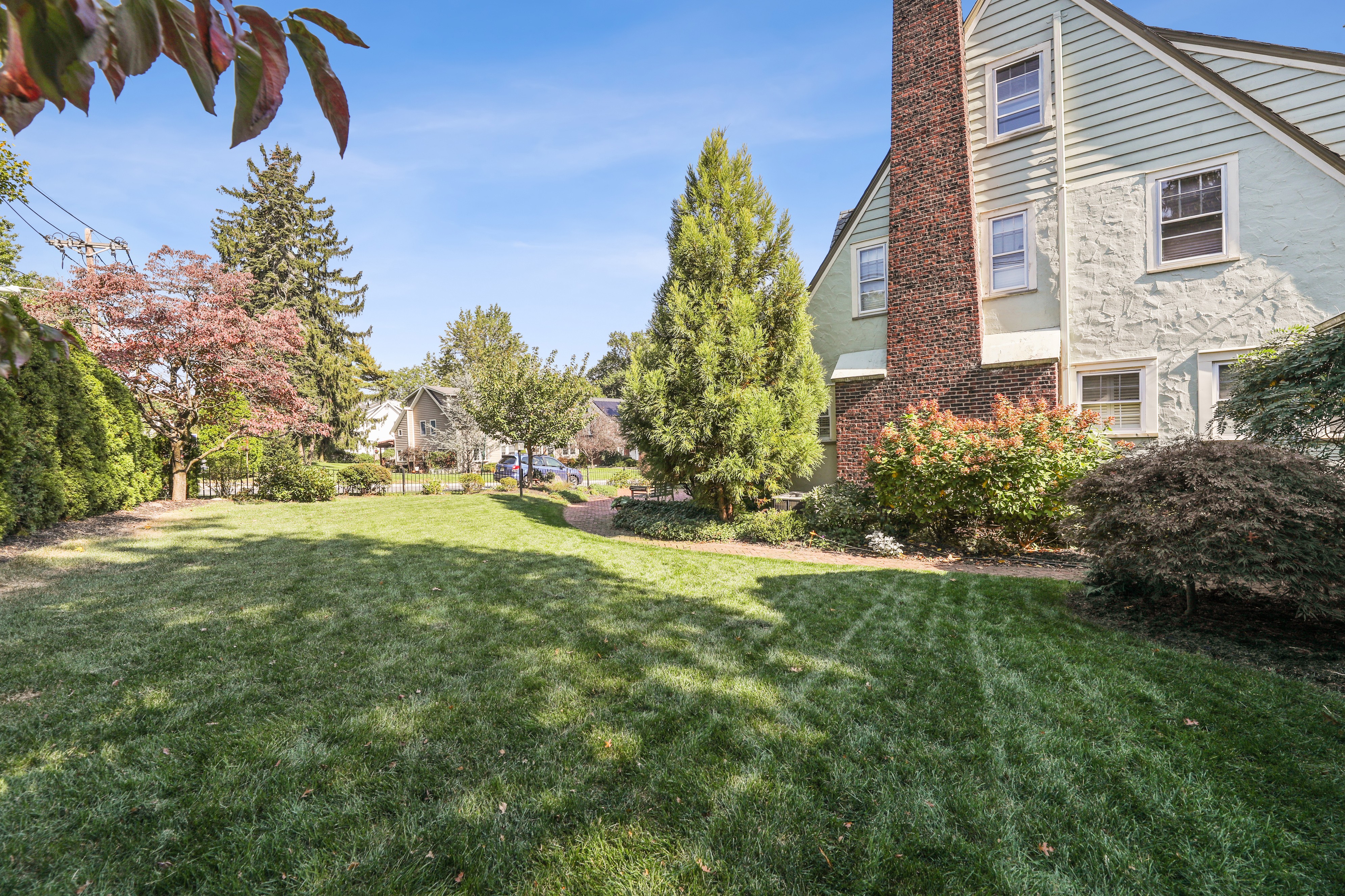 222 Fernwood Ave