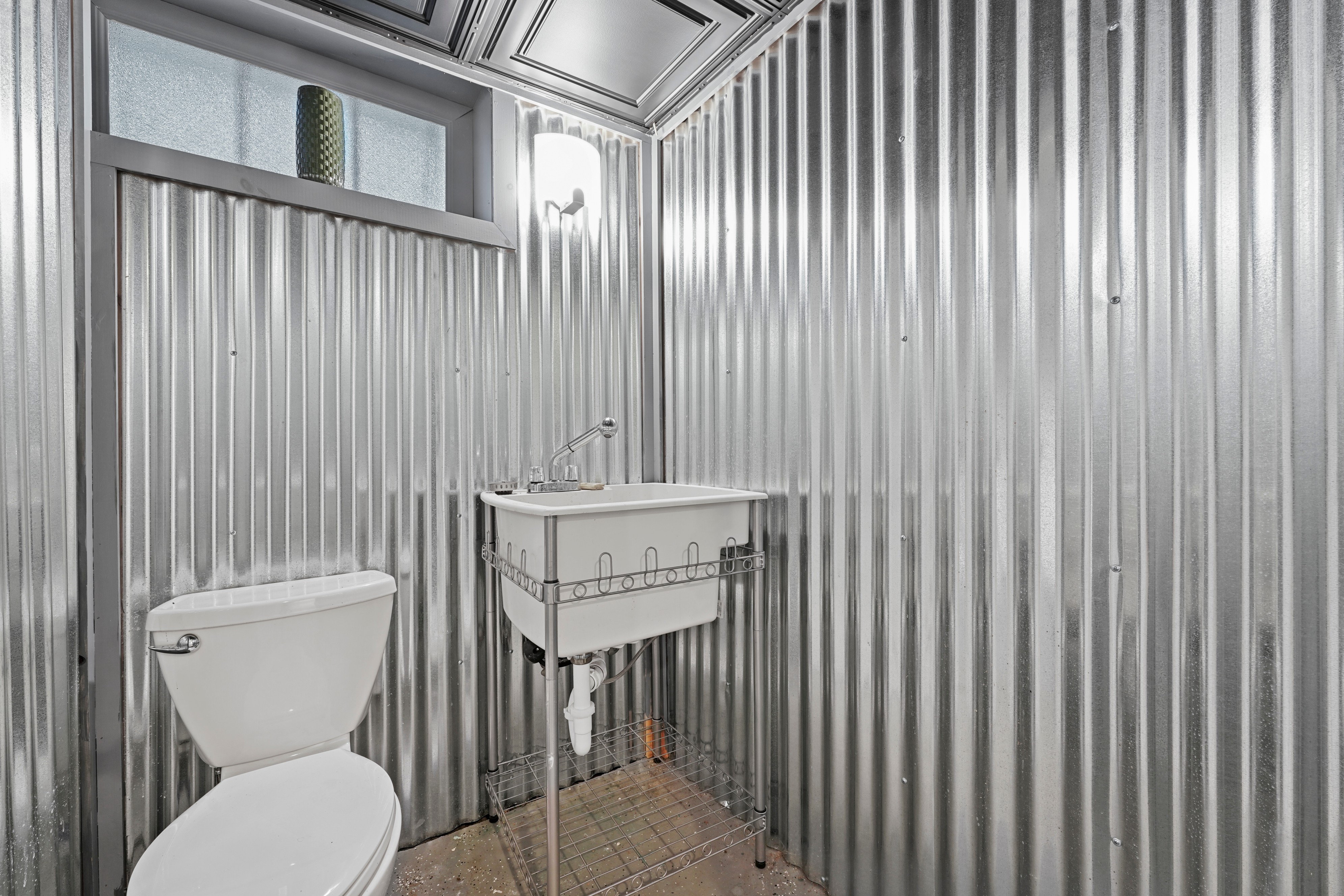 222 Fernwood Ave