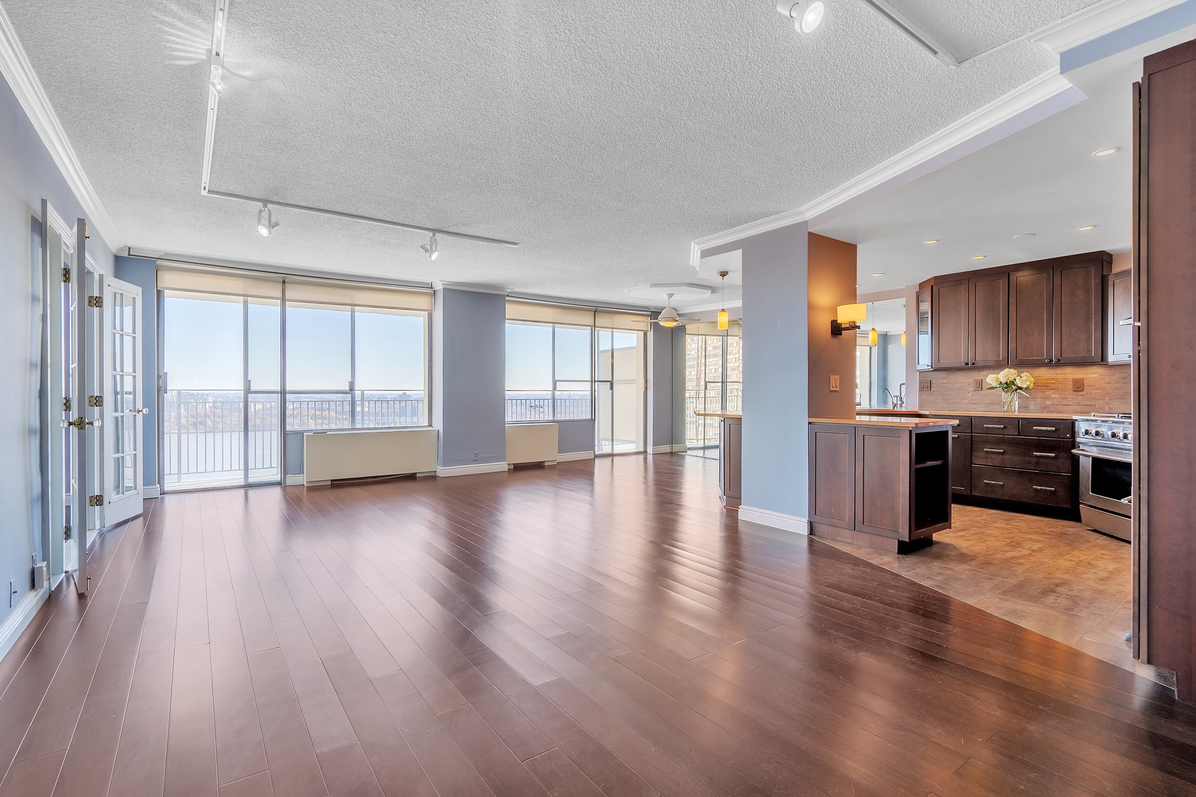 1530 Palisade Avenue #9H The Colony