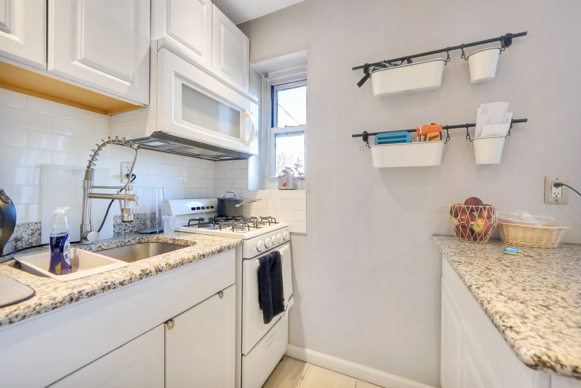 210 Woodcliff Ave 1F