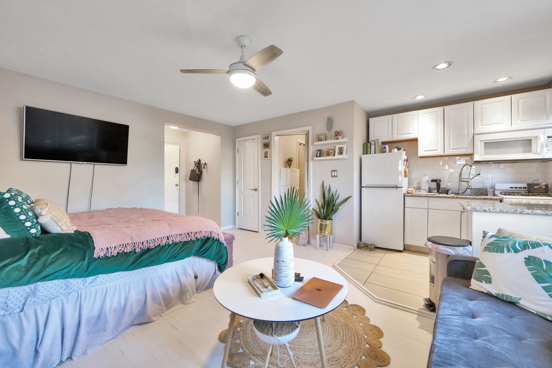 210 Woodcliff Ave 1F