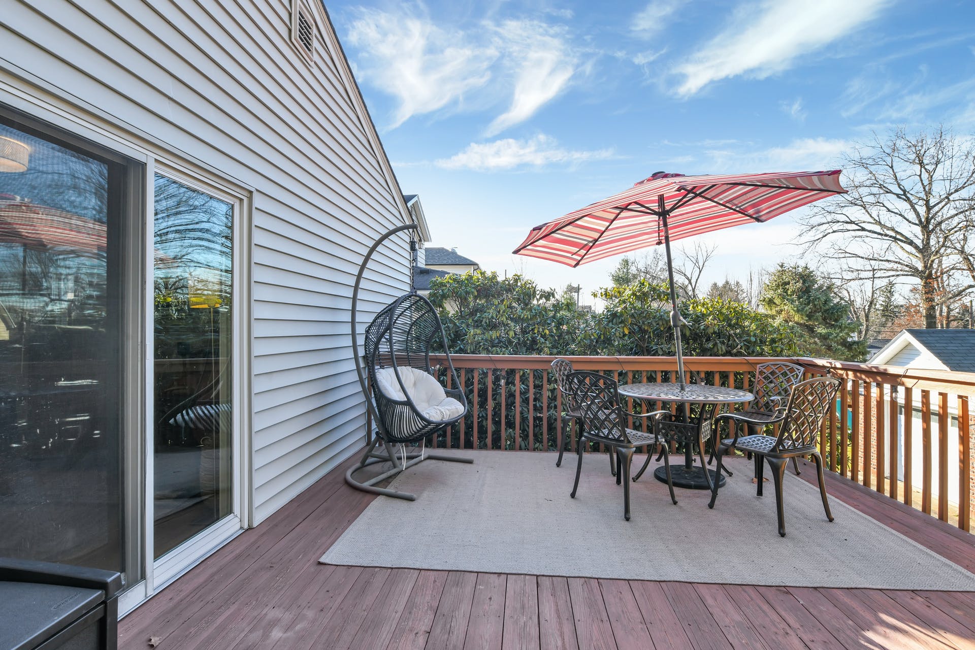 827 Bogert Rd