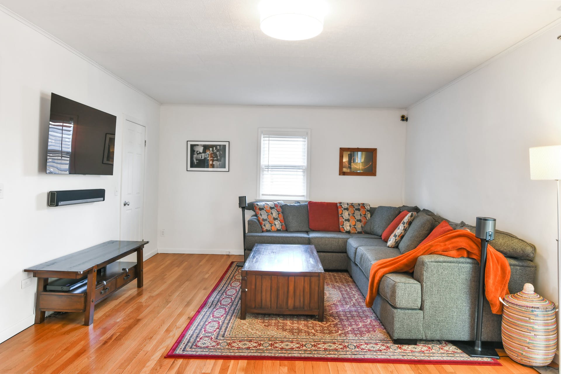 827 Bogert Rd