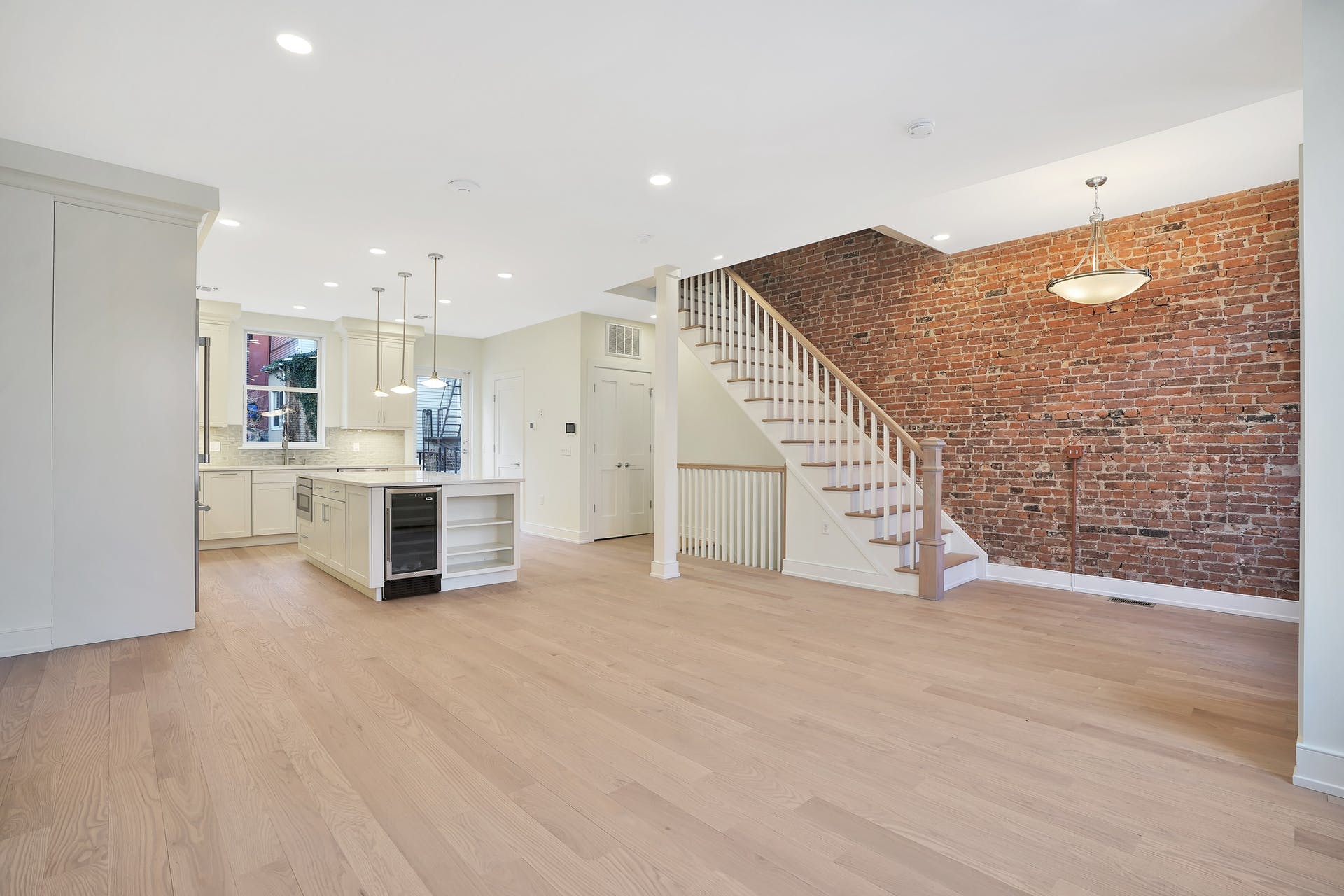 605 Bloomfield Street