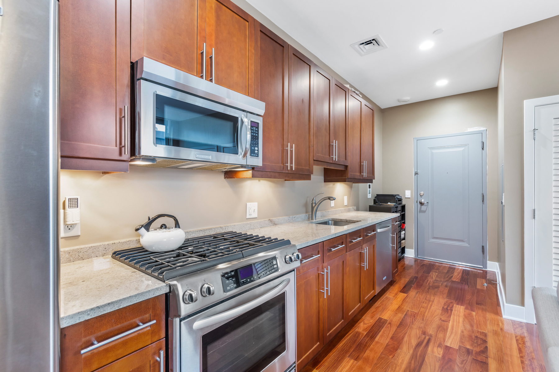 201 Luis M Marin Blvd, Unit 922