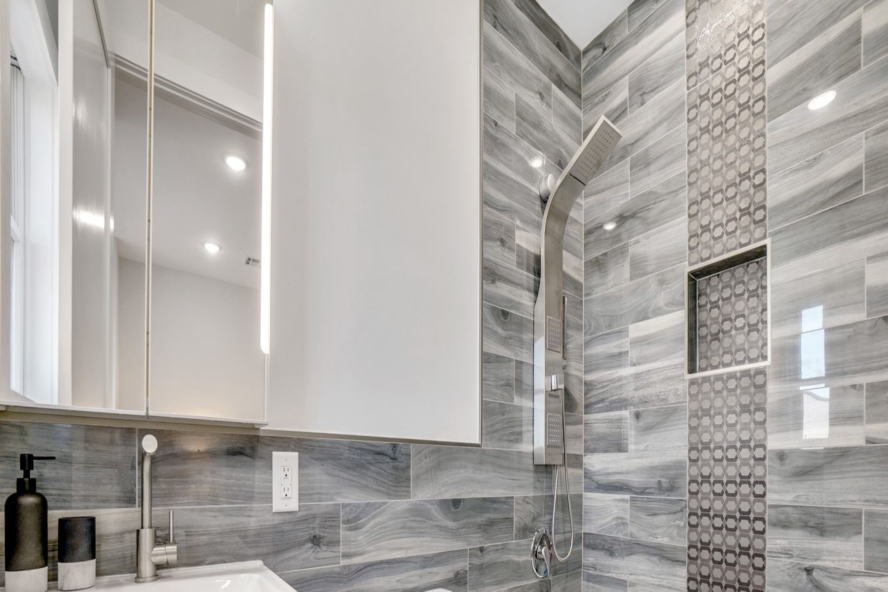 2 Holmes Avenue, Unit C