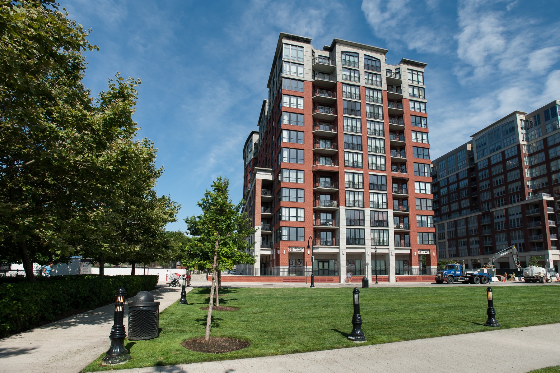 1125 Maxwell Lane  #302