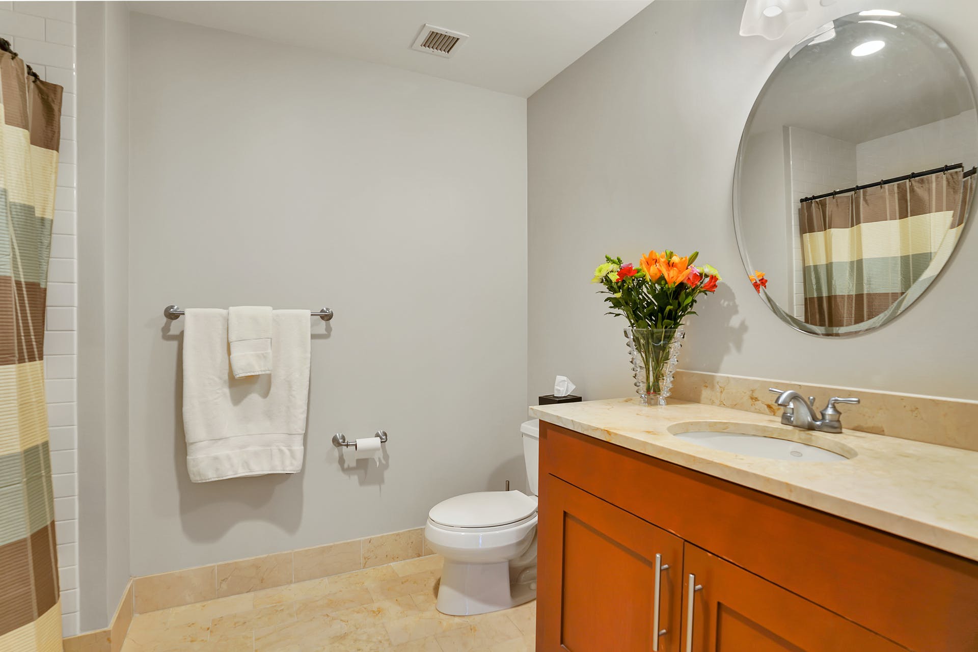 1125 Maxwell Lane  #302