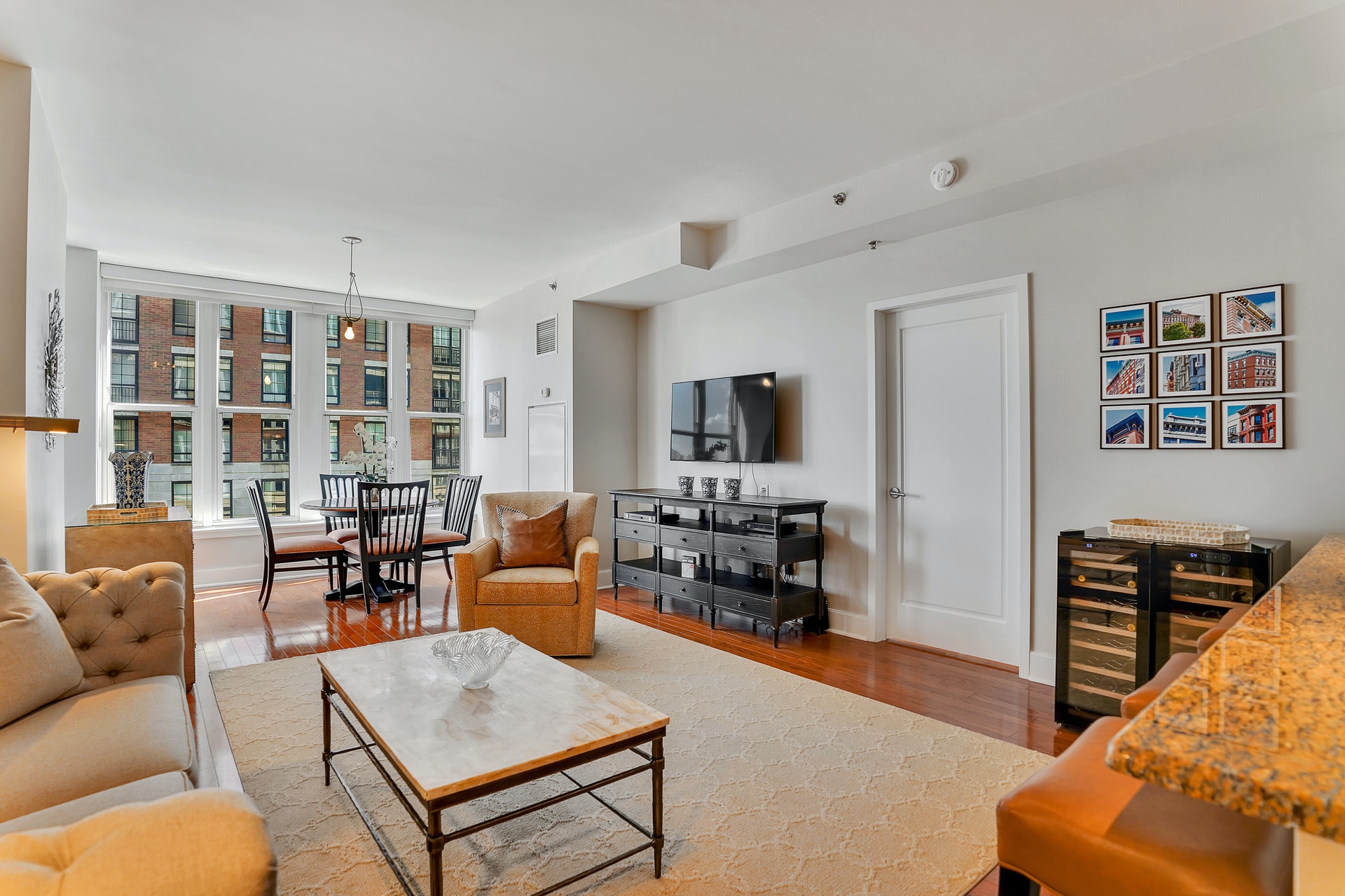 1125 Maxwell Lane  #302