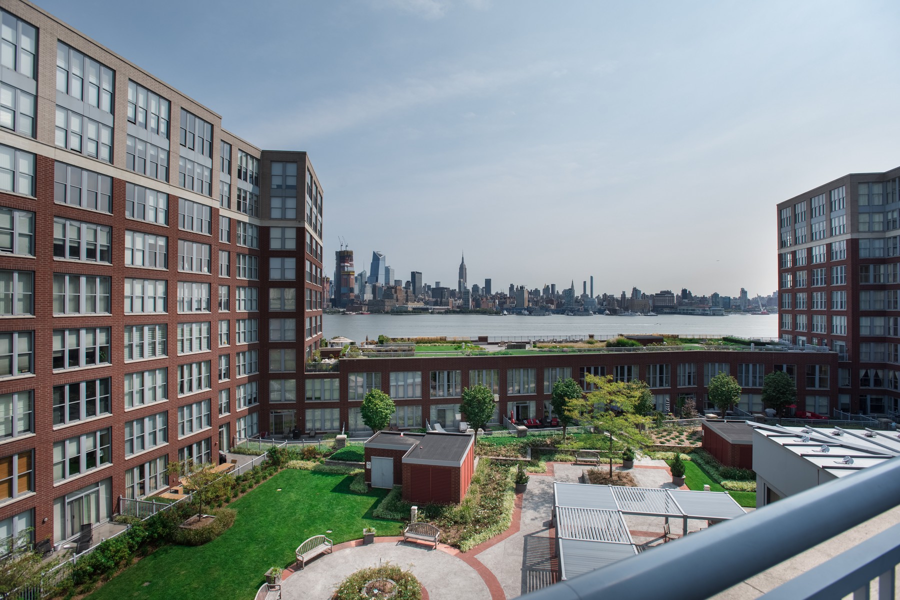 1125 Maxwell Lane  #302