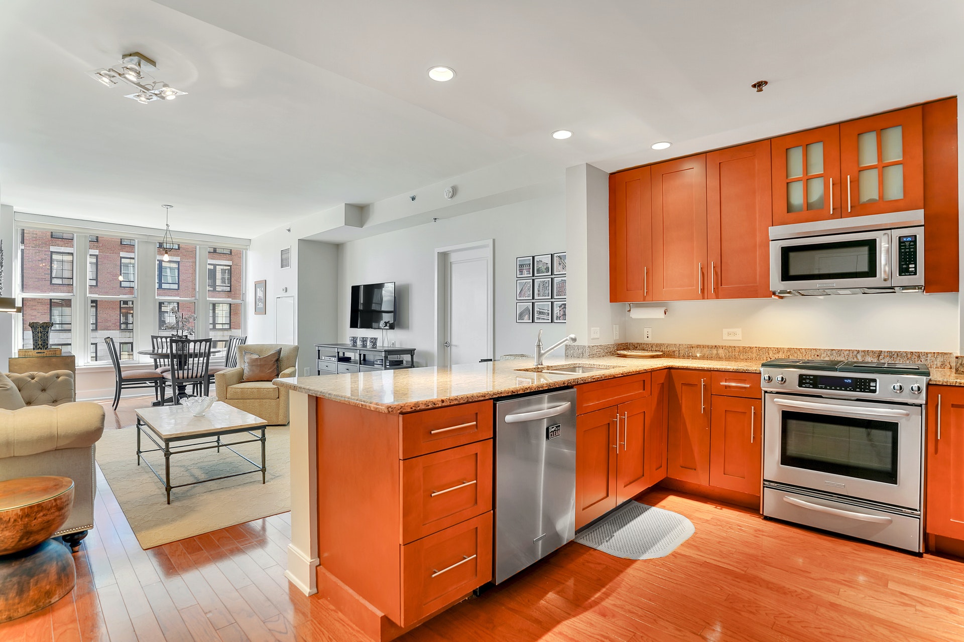1125 Maxwell Lane  #302