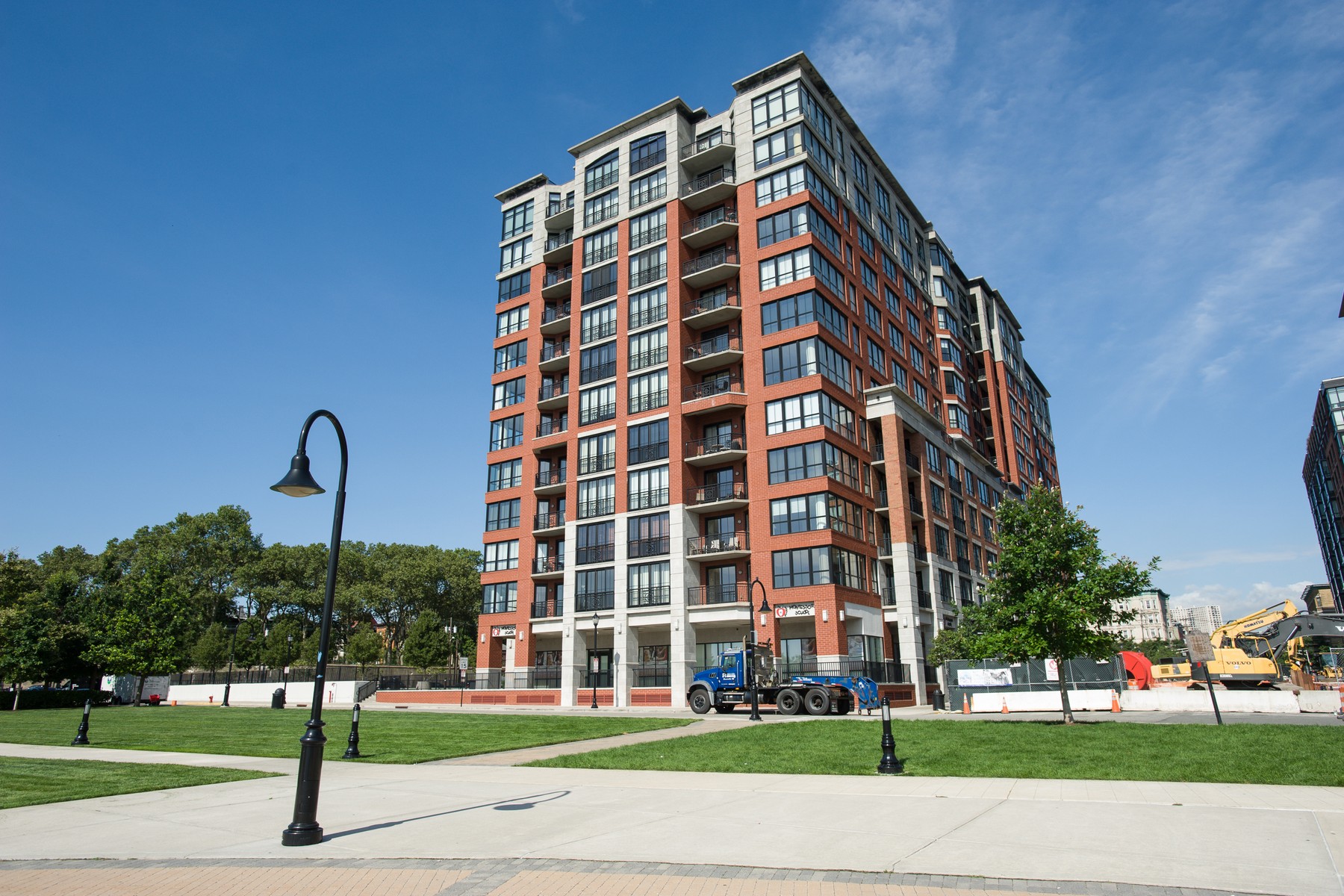 1125 Maxwell Lane  #302