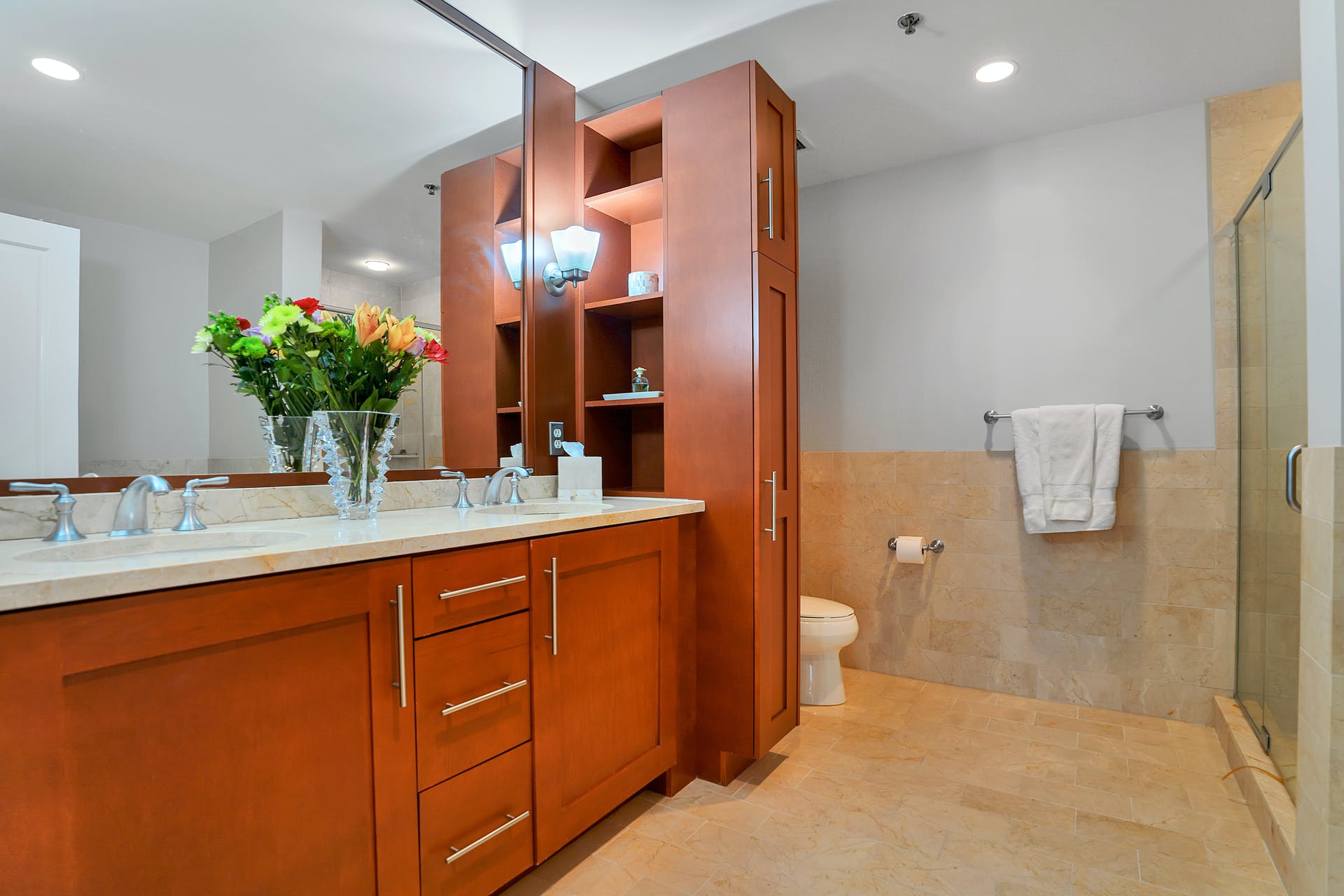 1125 Maxwell Lane  #302