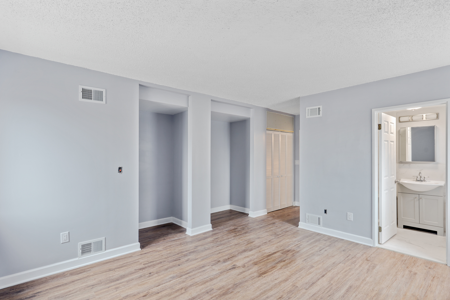 757 Kennedy Blvd, Unit C2