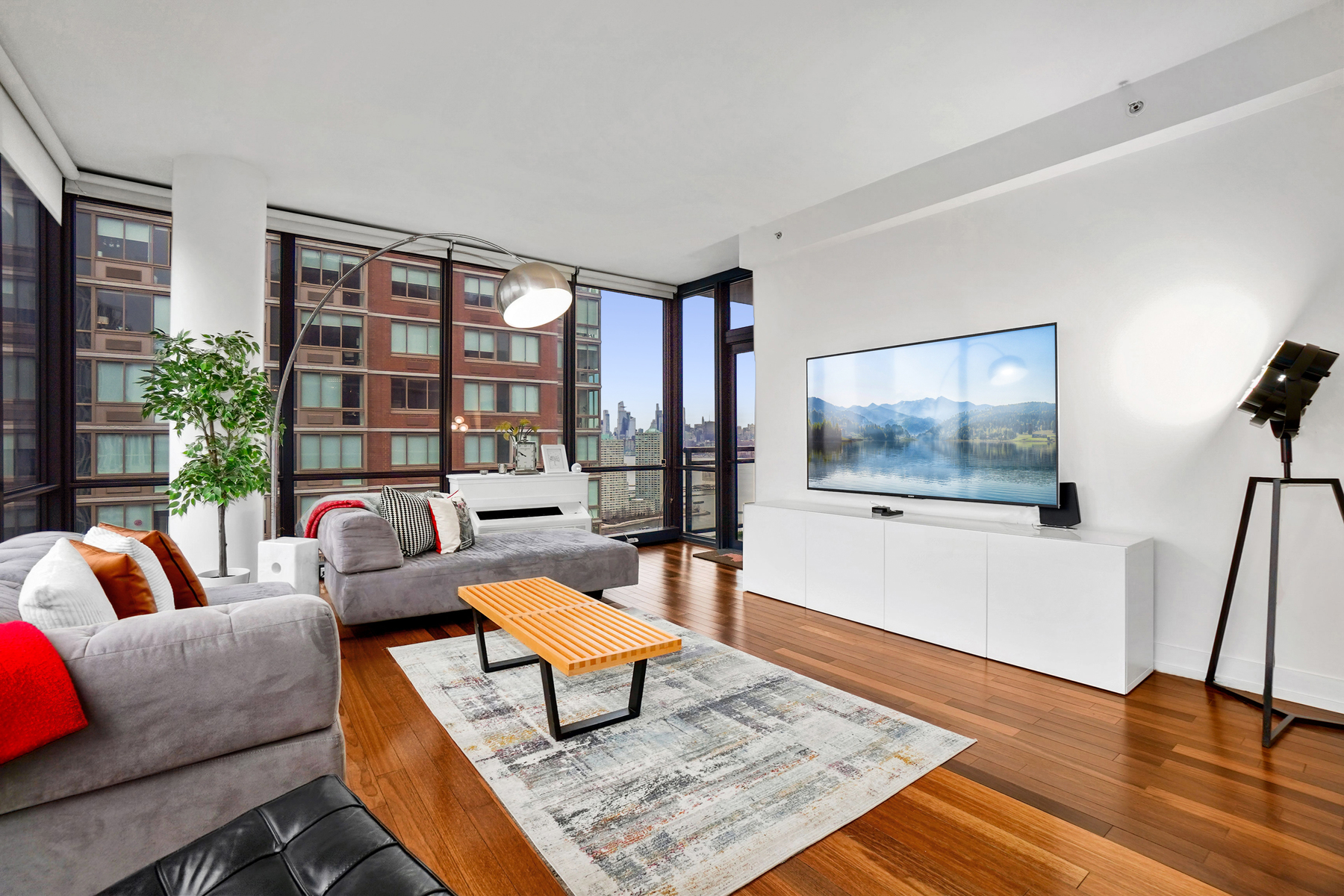 389 Washington Street, #31E