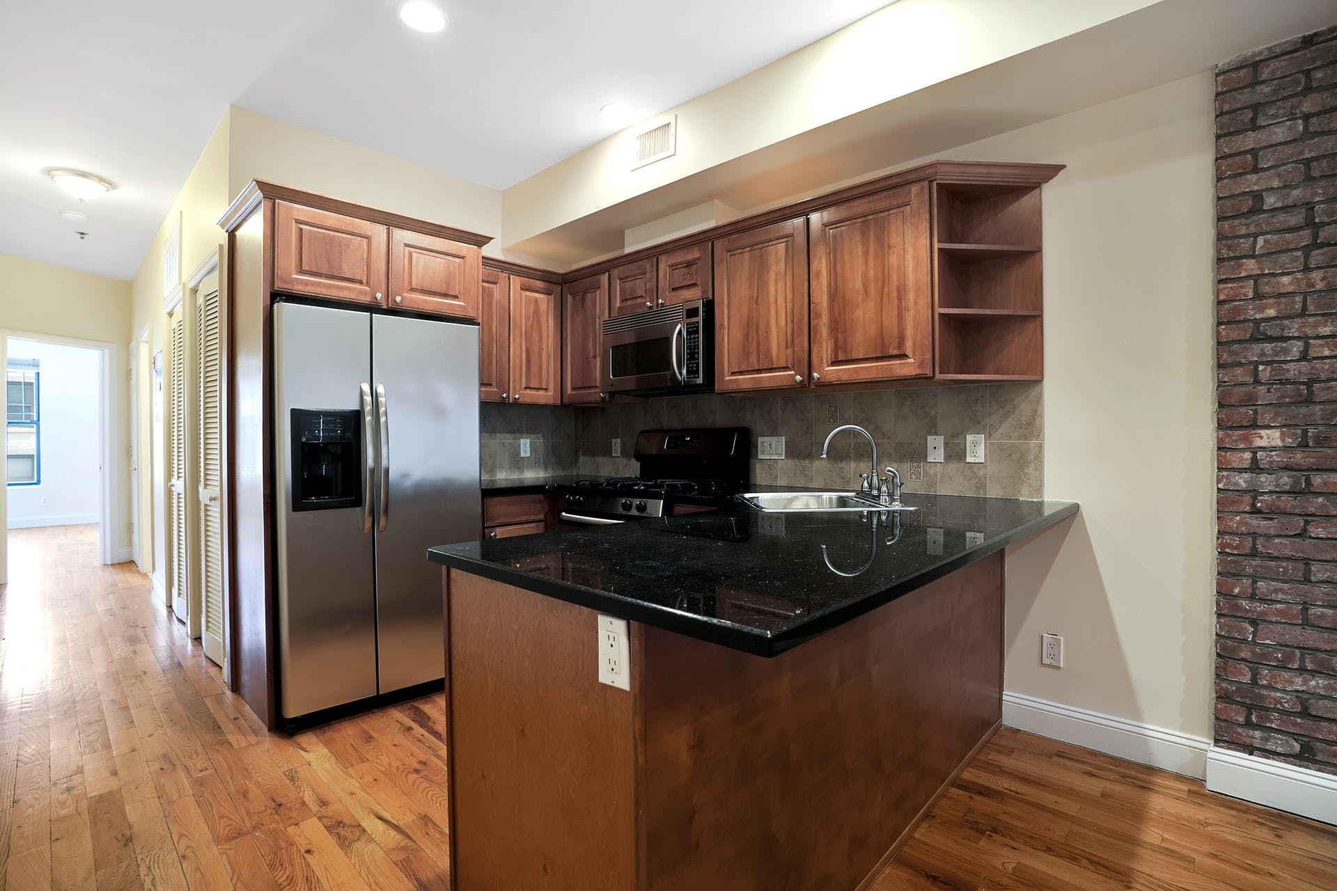 208 Park Ave  #3L