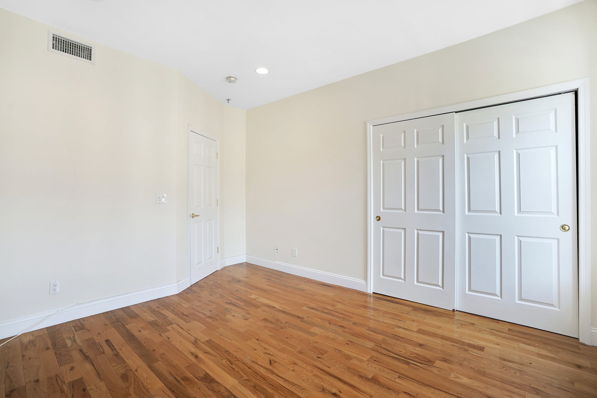 208 Park Ave  #3L