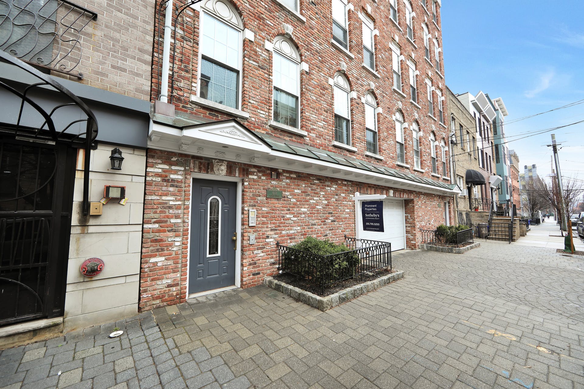 608 Monroe St.  #D
