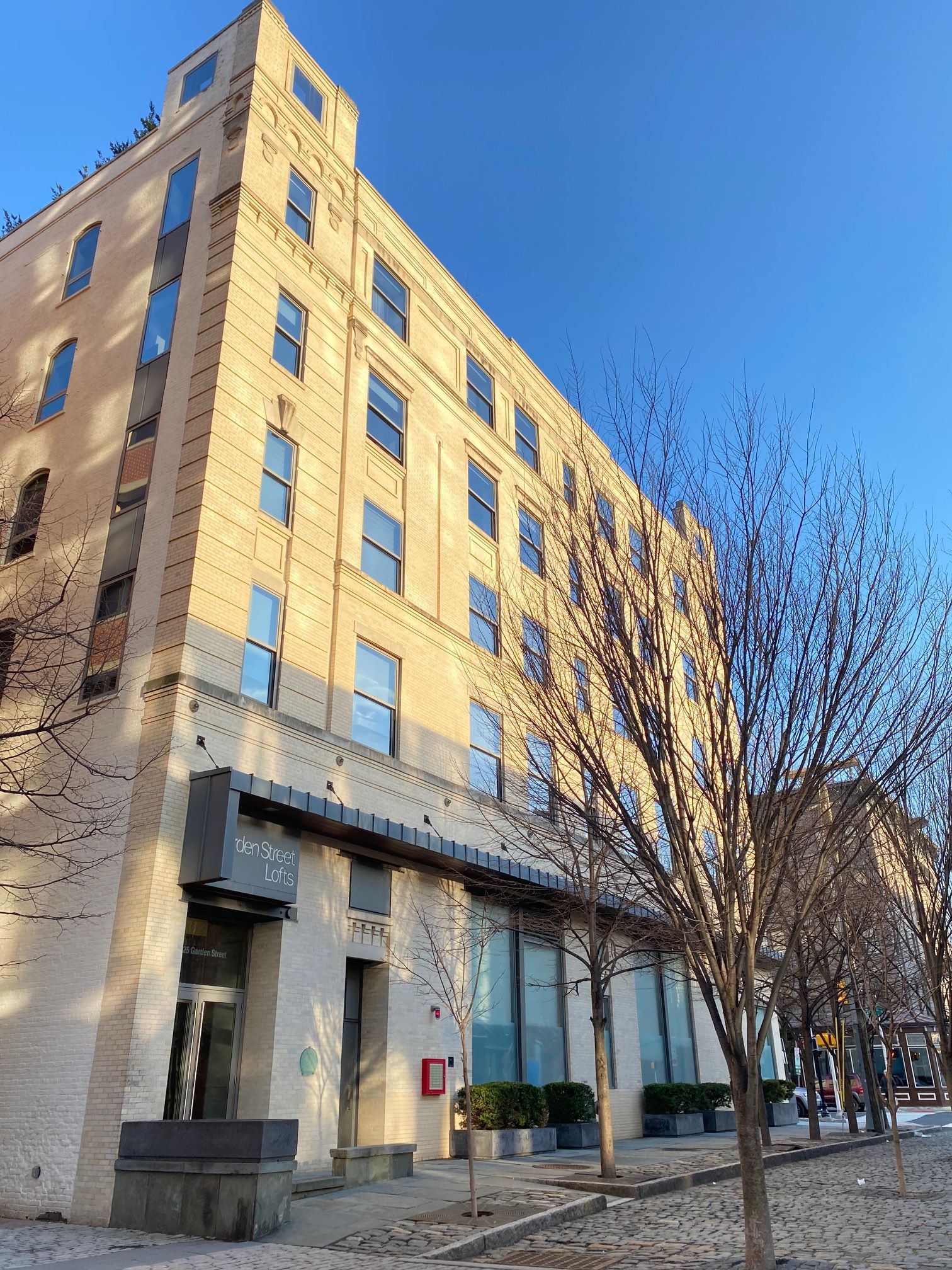1425 Garden Street #404