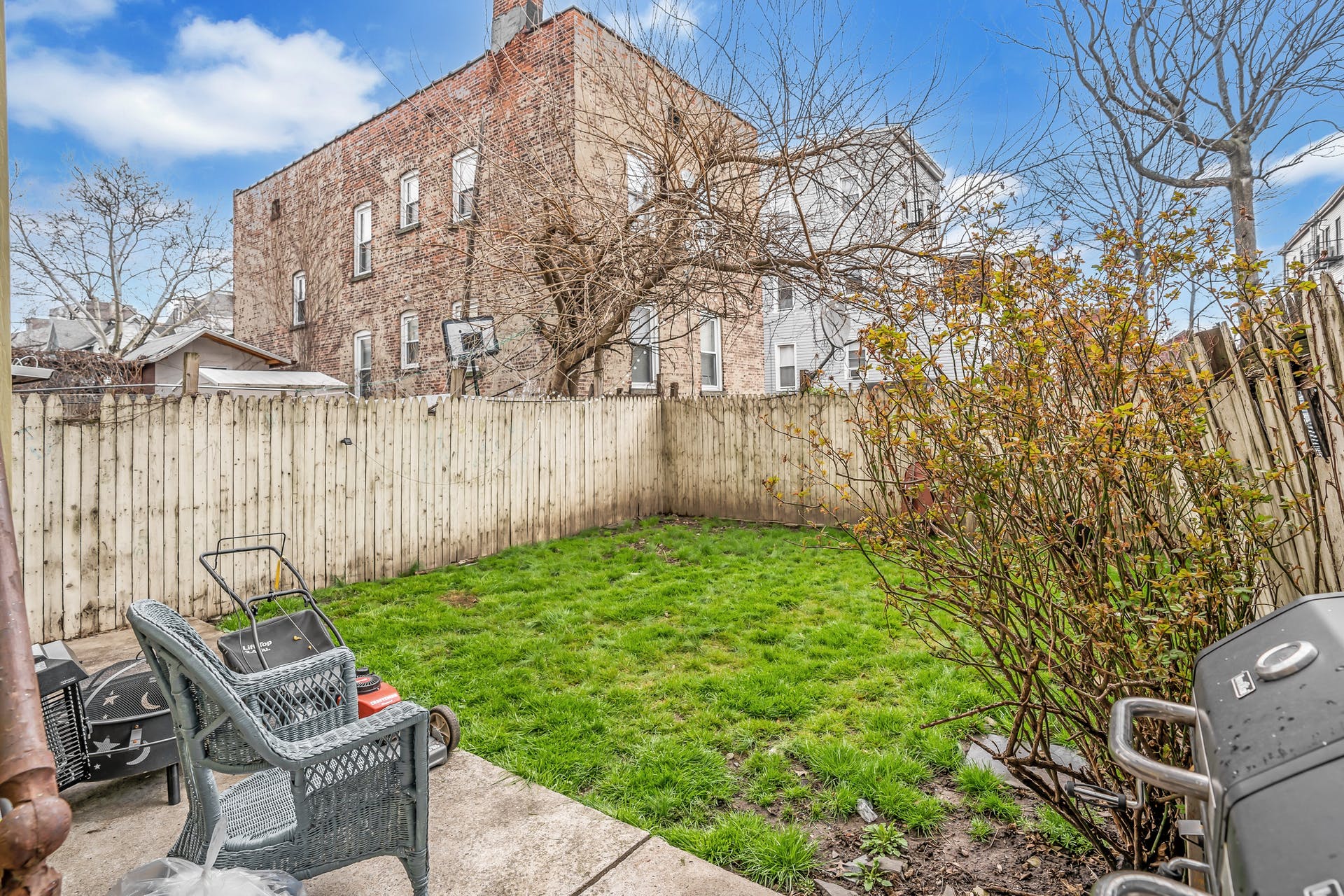 304 Summit Ave
