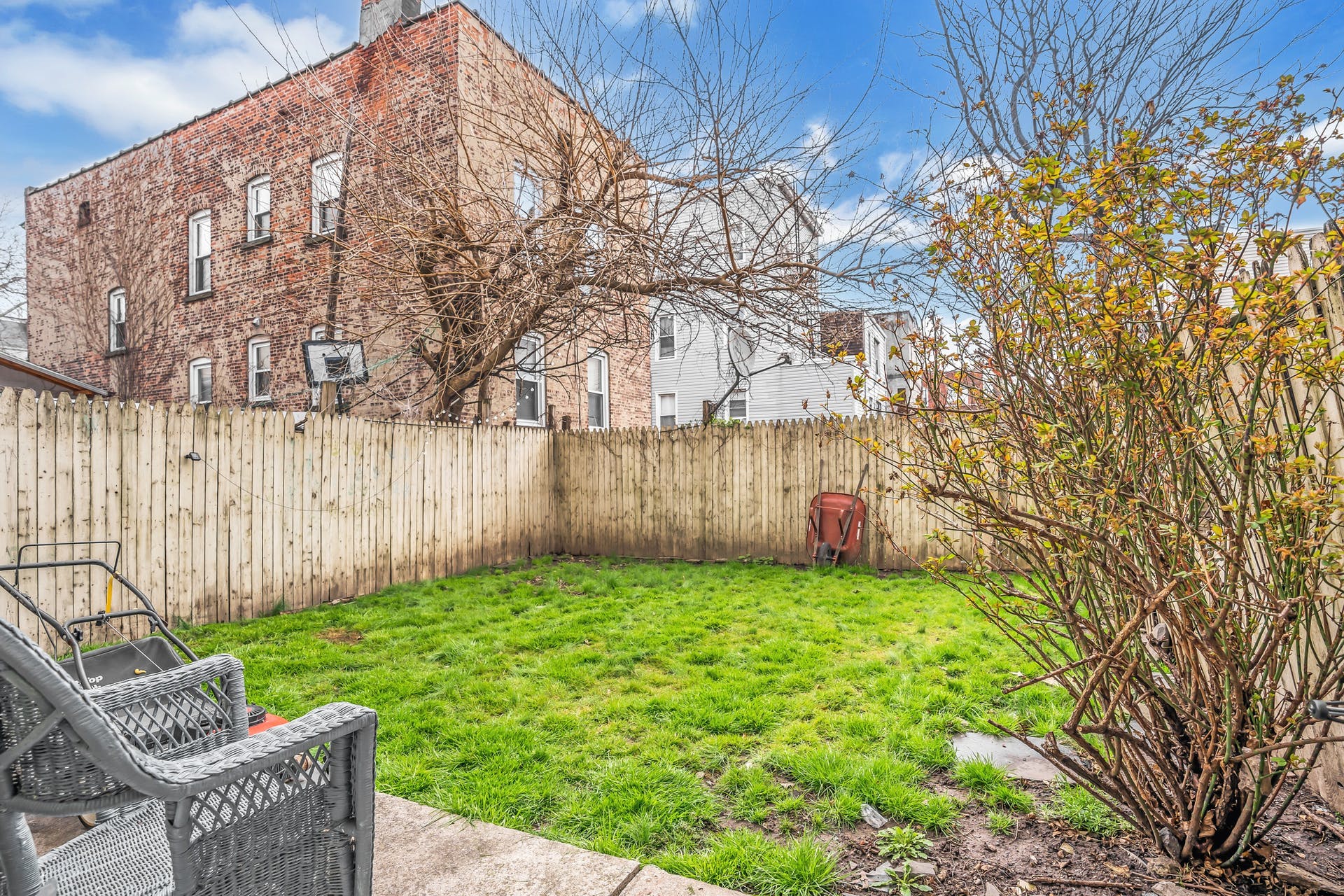 304 Summit Ave