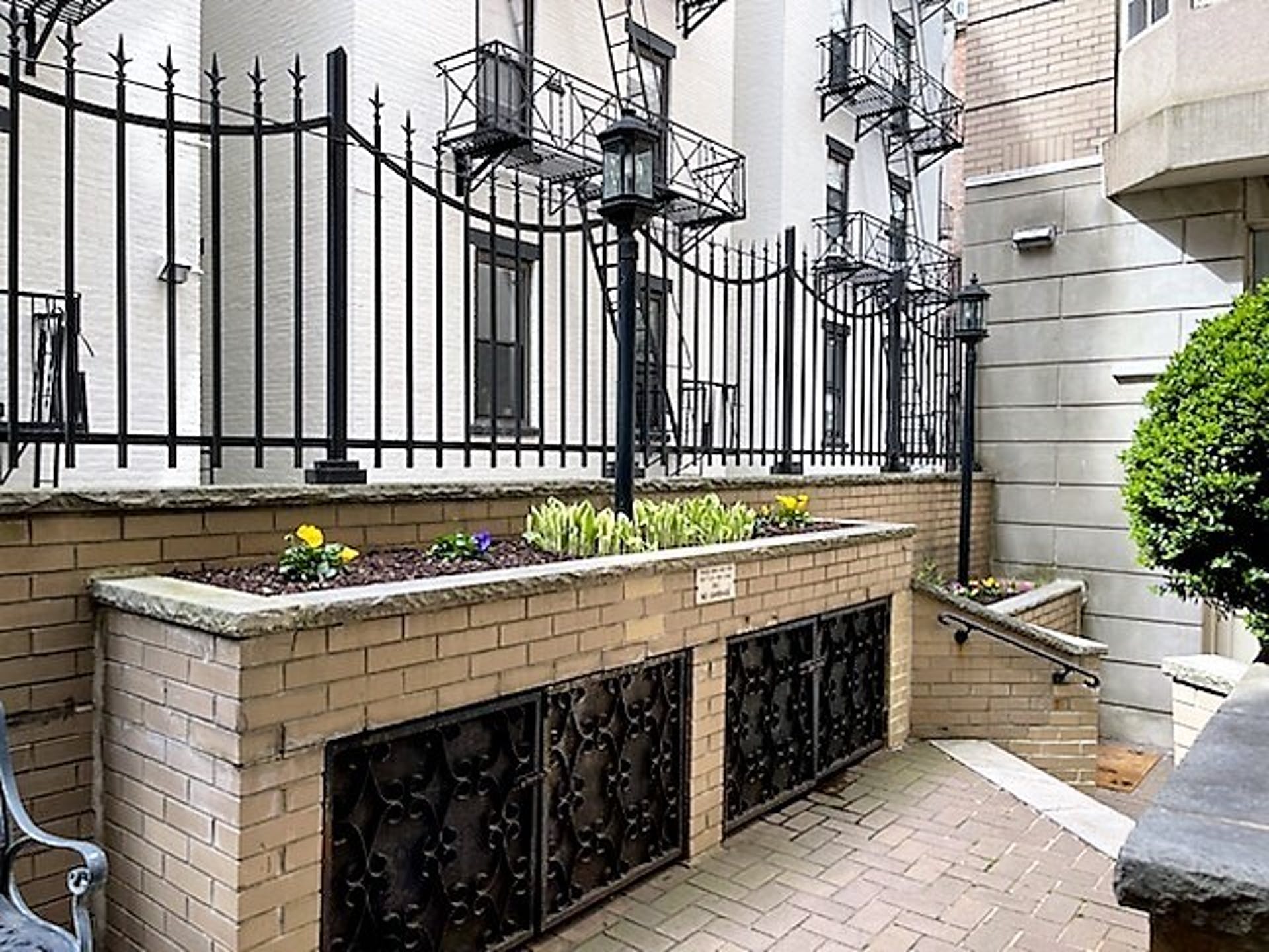 1108 Hudson Street  #1B