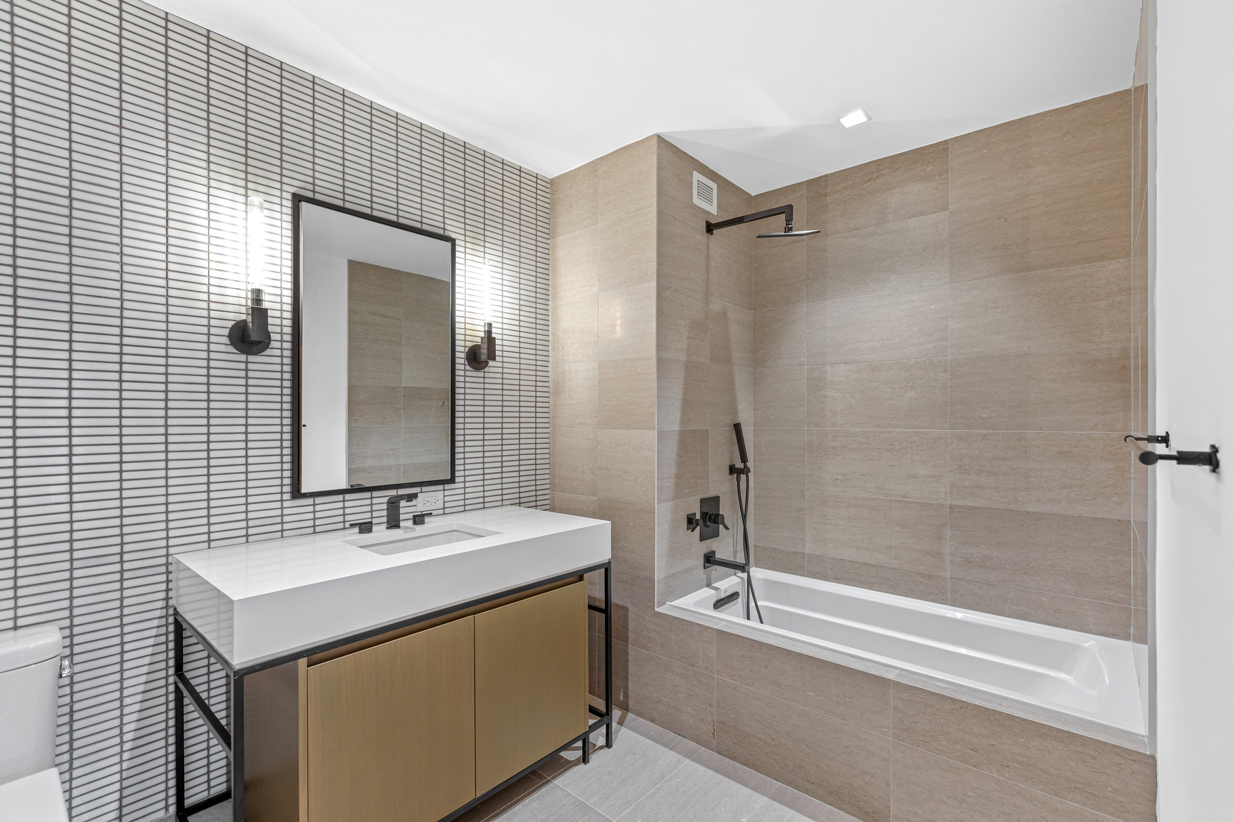2 Shore Lane, Unit 612