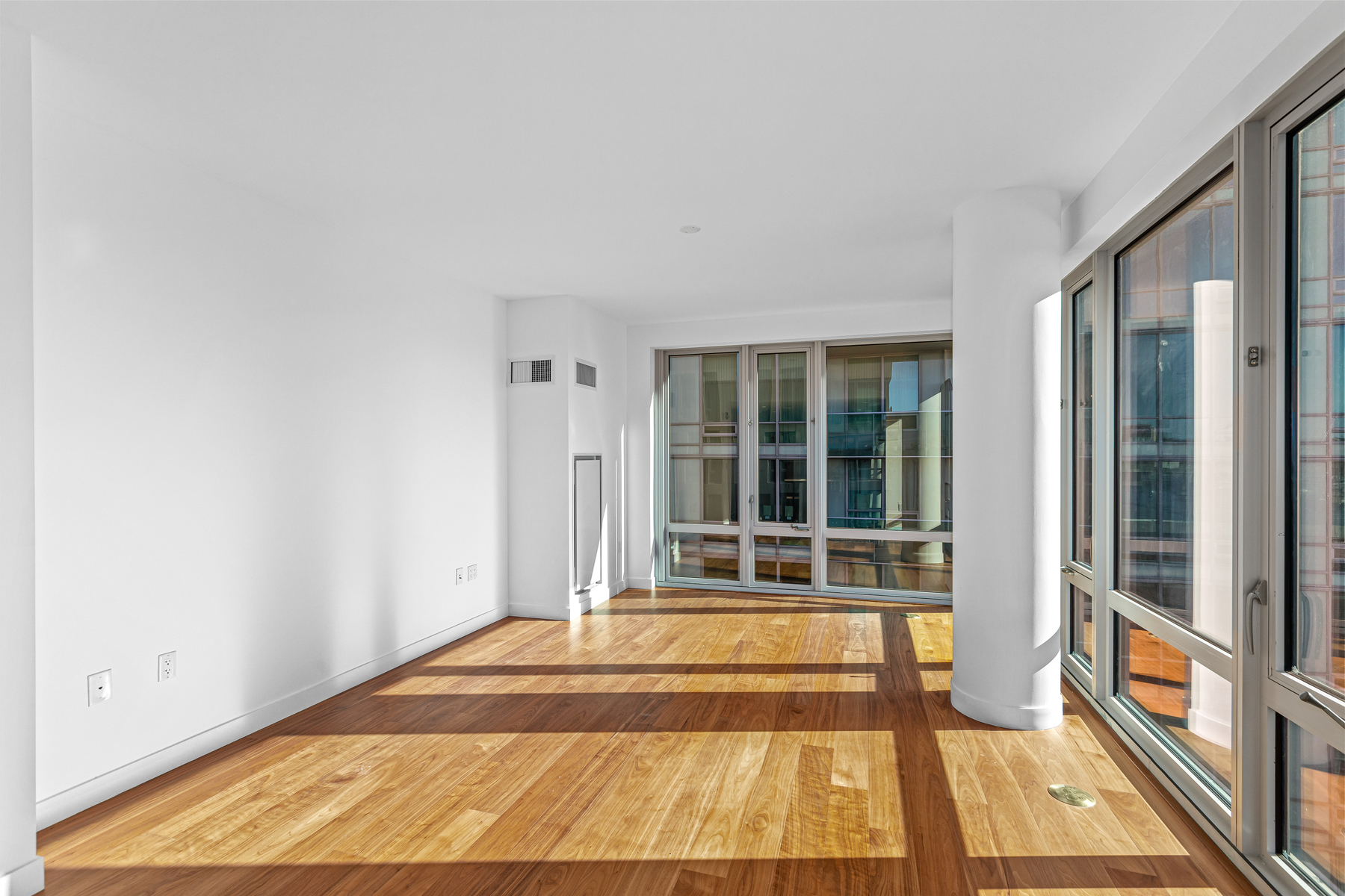 2 Shore Lane, Unit 612