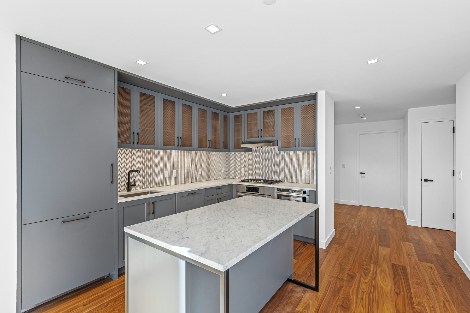 2 Shore Lane, Unit 612