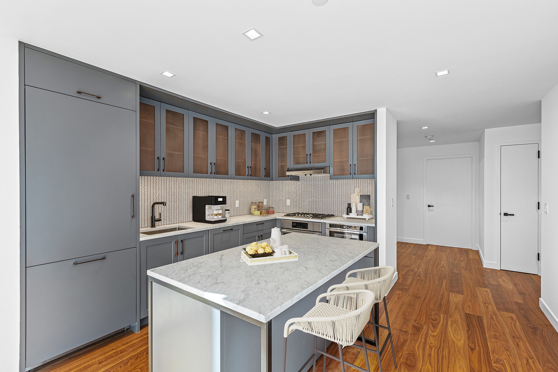 2 Shore Lane, Unit 612