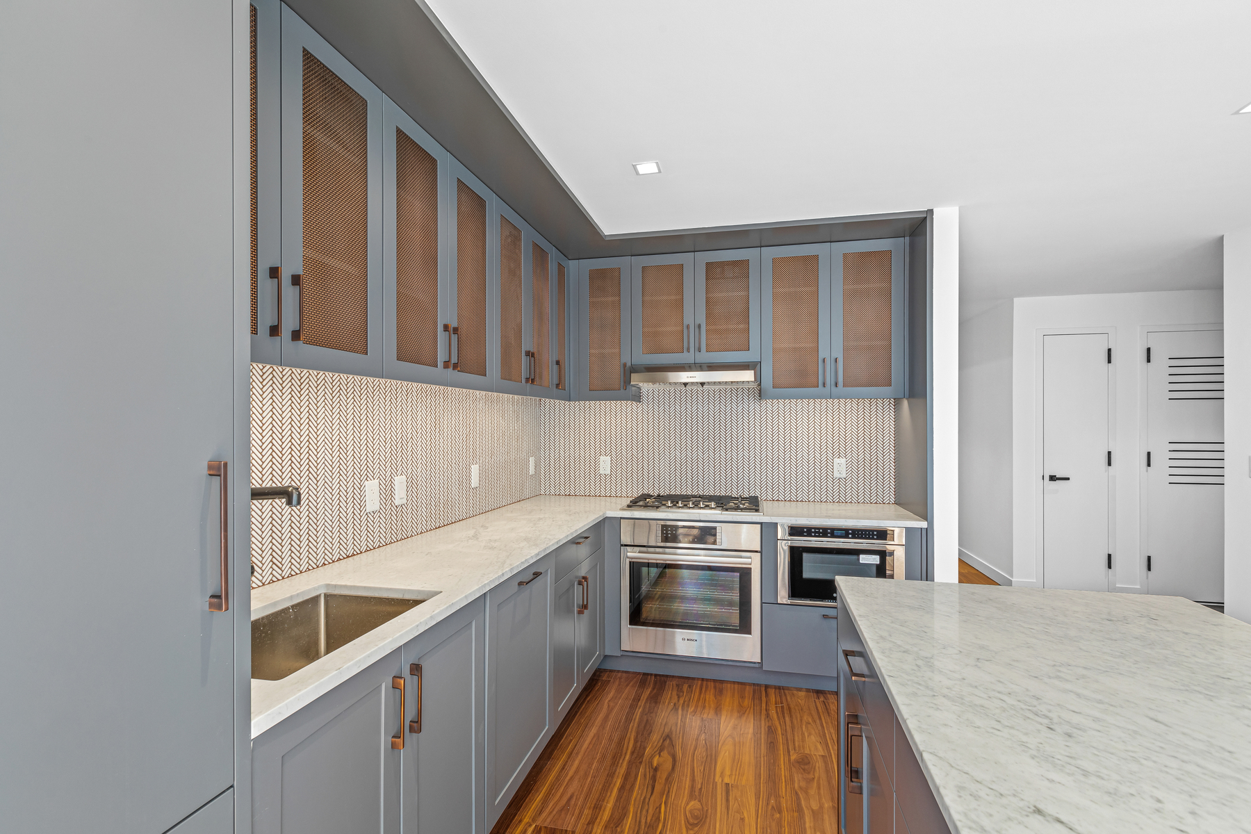 2 Shore Lane, Unit 612