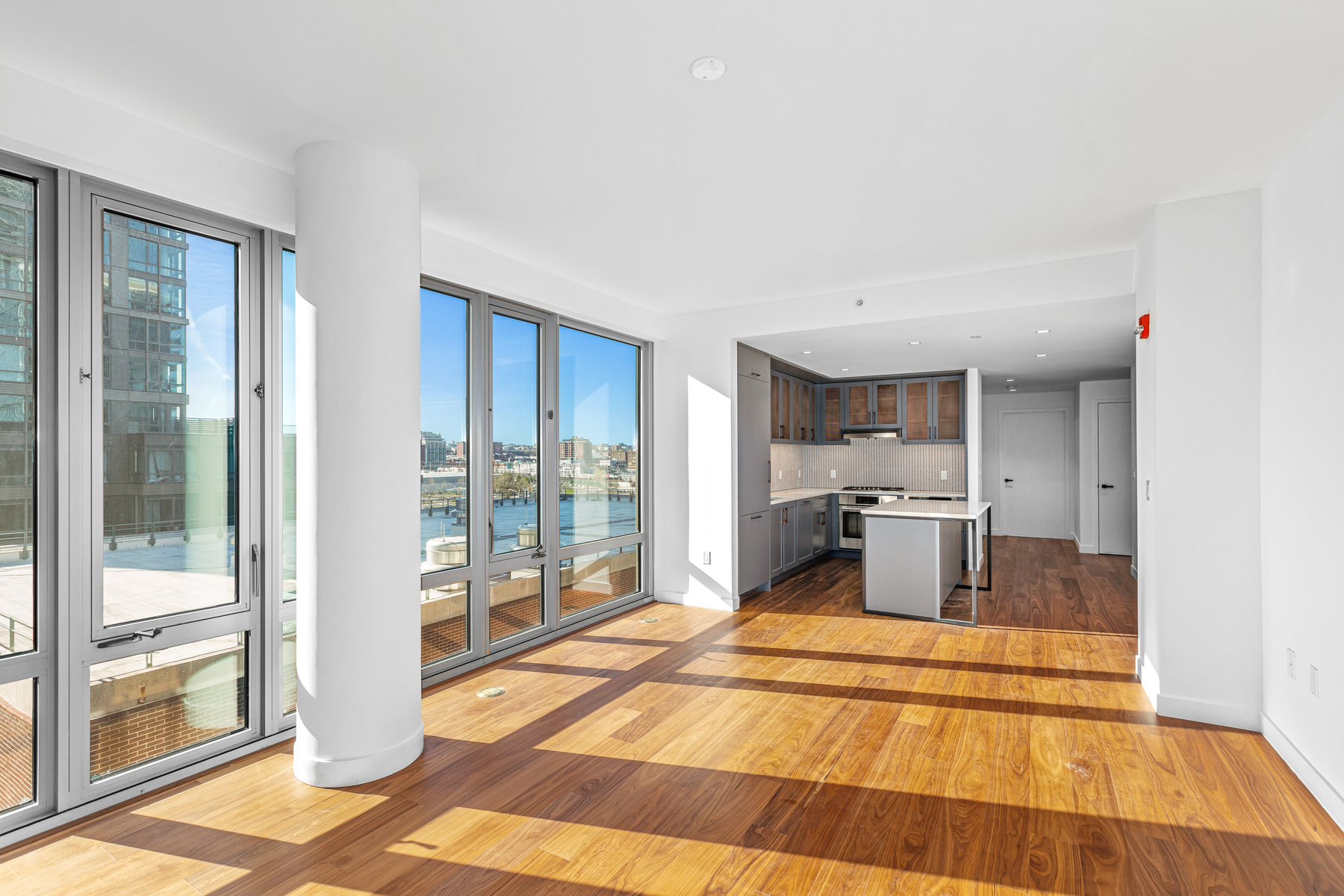2 Shore Lane, Unit 612