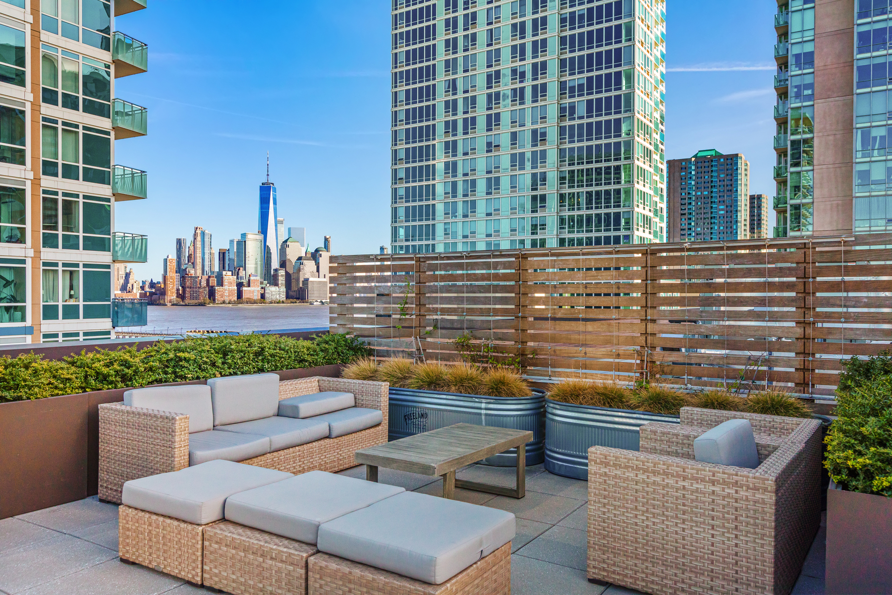 2 Shore Lane, Unit 612