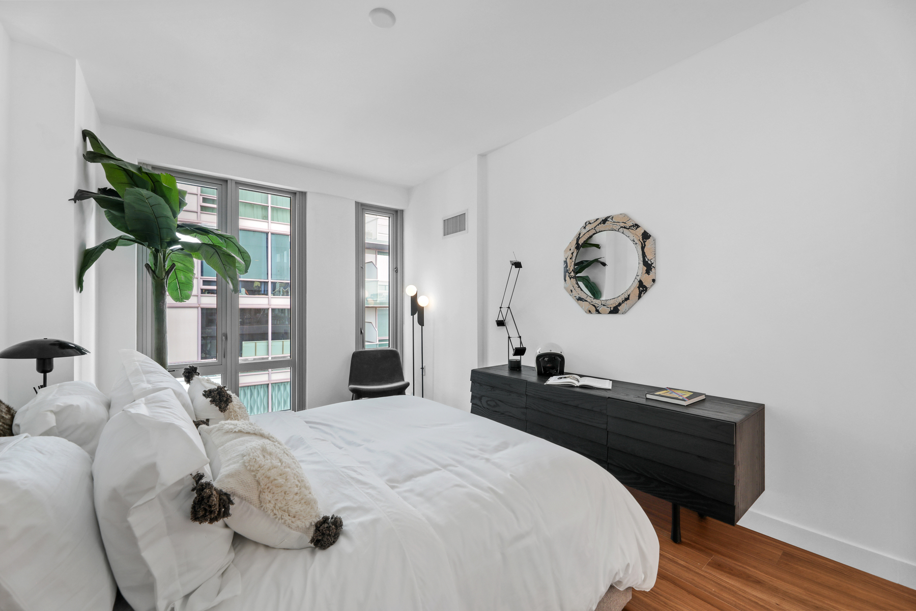 2 Shore Lane, Unit 512
