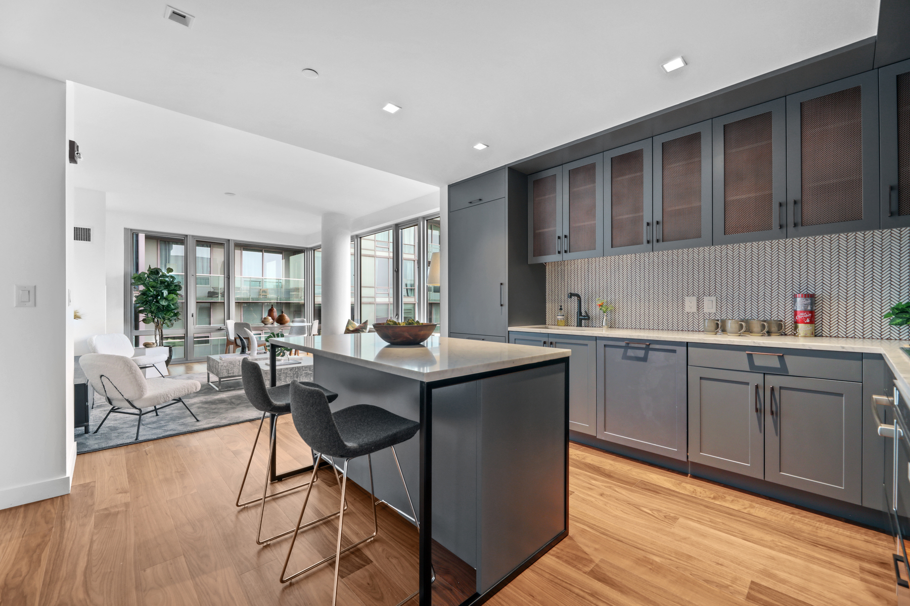 2 Shore Lane, Unit 512
