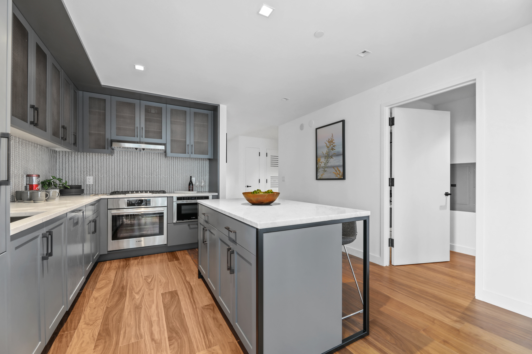 2 Shore Lane, Unit 512