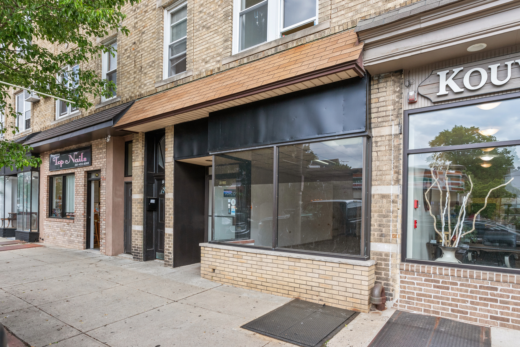 772 1/2 Broadway