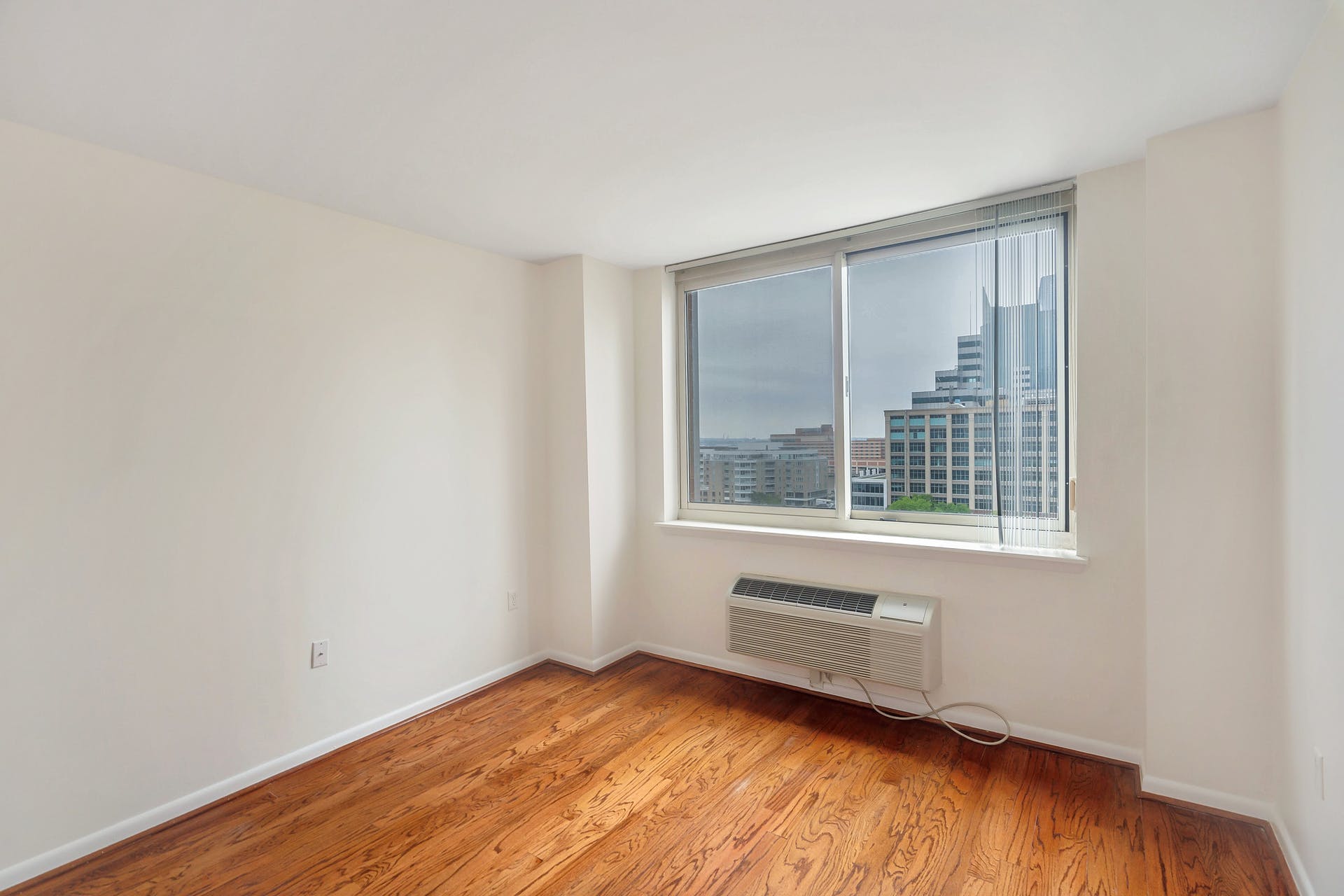 20 2nd Street,  #1010