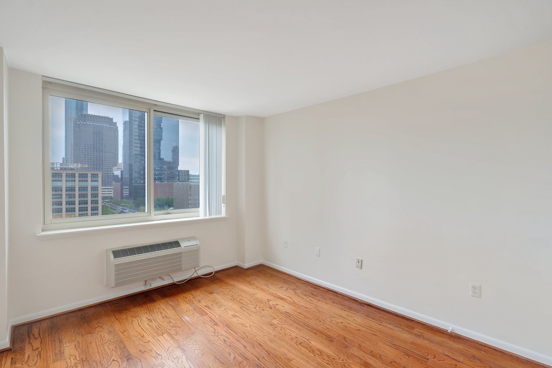 20 2nd Street,  #1010