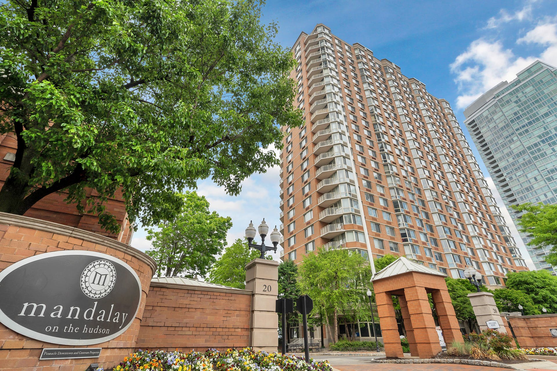 20 2nd Street,  #1010
