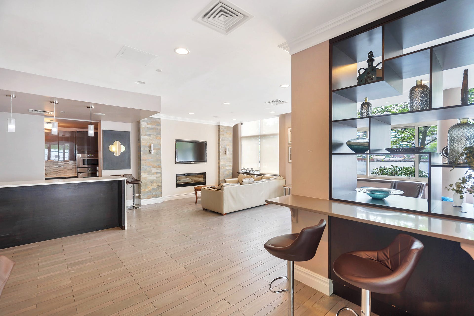 20 2nd Street,  #1010