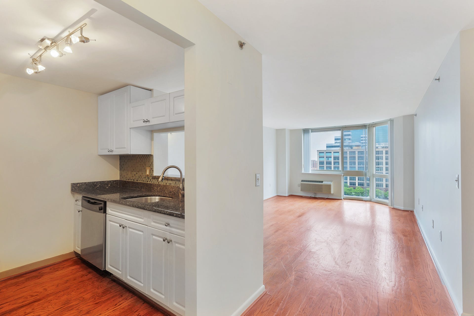 20 2nd Street,  #1010