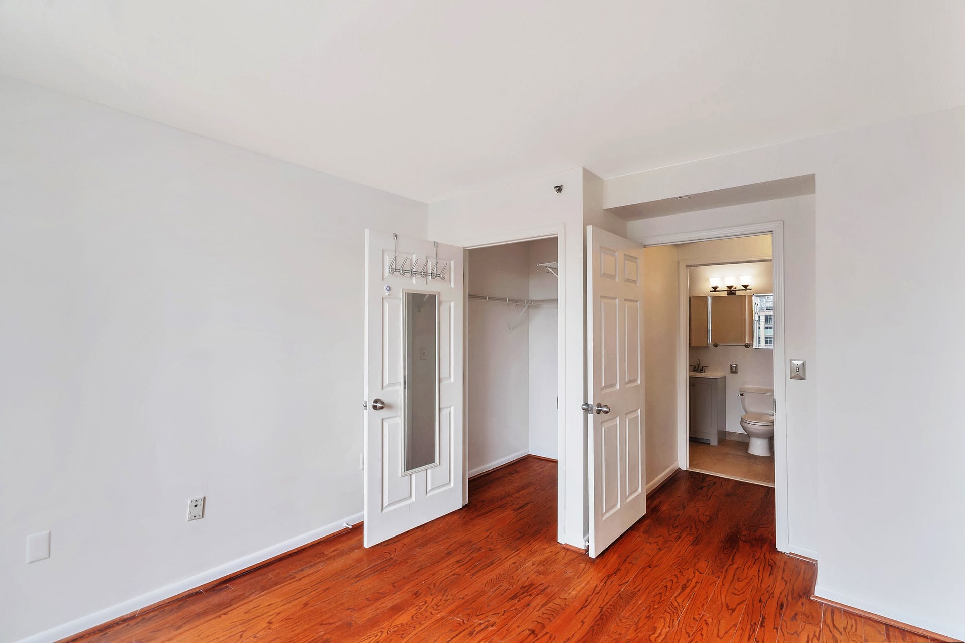 20 2nd Street,  #1010